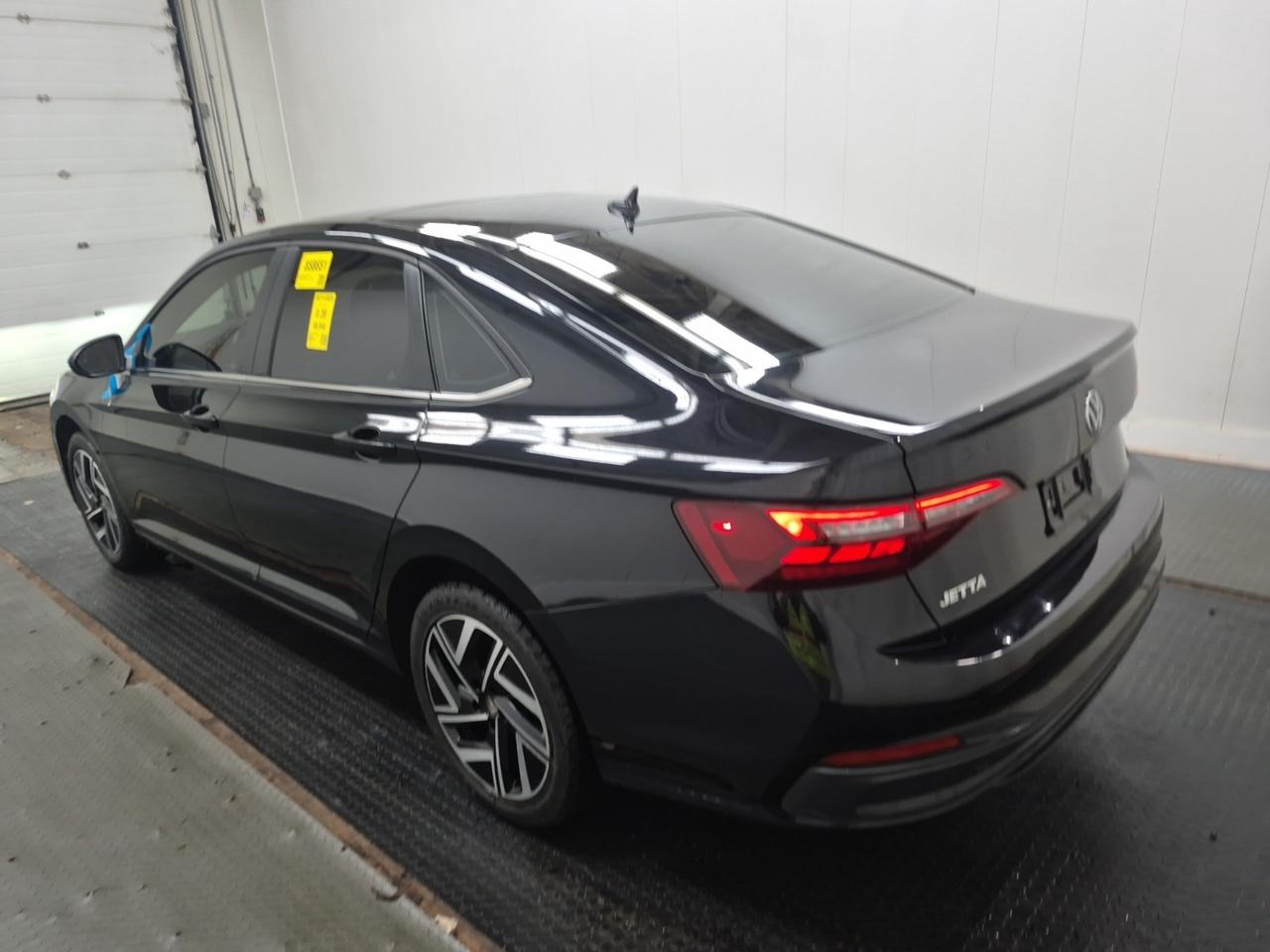 2024 Volkswagen Jetta Volkswagen Warranty l Highline l FWD l 1.5L l 4Cyl Photo