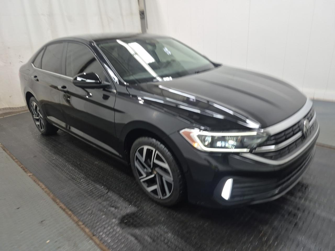 2024 Volkswagen Jetta Volkswagen Warranty l Highline l FWD l 1.5L l 4Cyl Photo