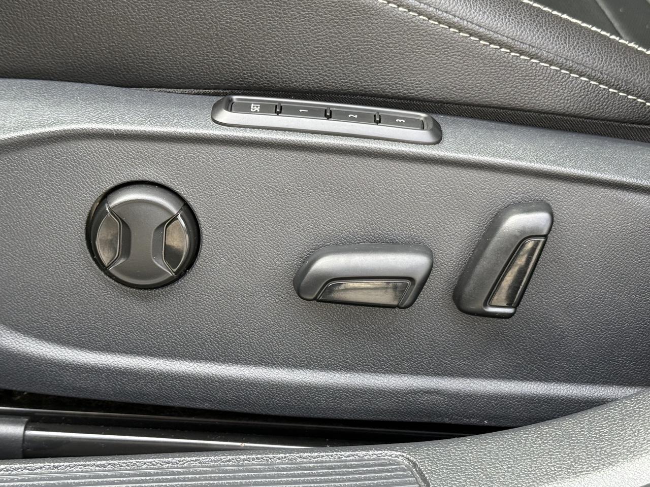 2024 Volkswagen Jetta Volkswagen Warranty l Highline l FWD l 1.5L l 4Cyl Photo