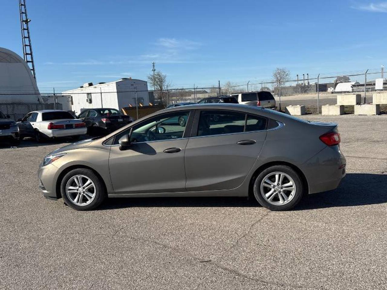 2018 Chevrolet Cruze No Accidents l LT l w/1SD l Auto l Remote Start Photo