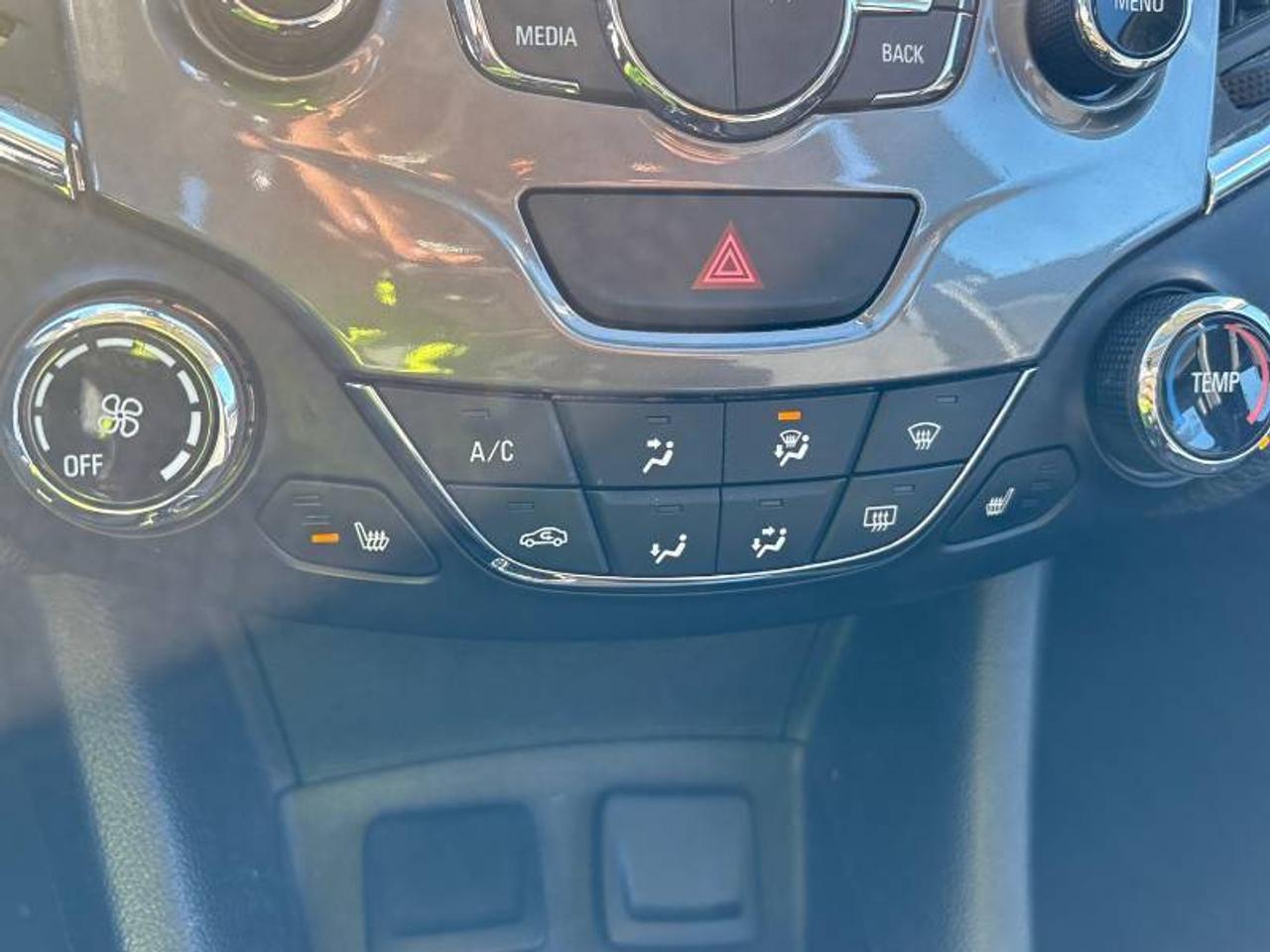 2018 Chevrolet Cruze No Accidents l LT l w/1SD l Auto l Remote Start Photo