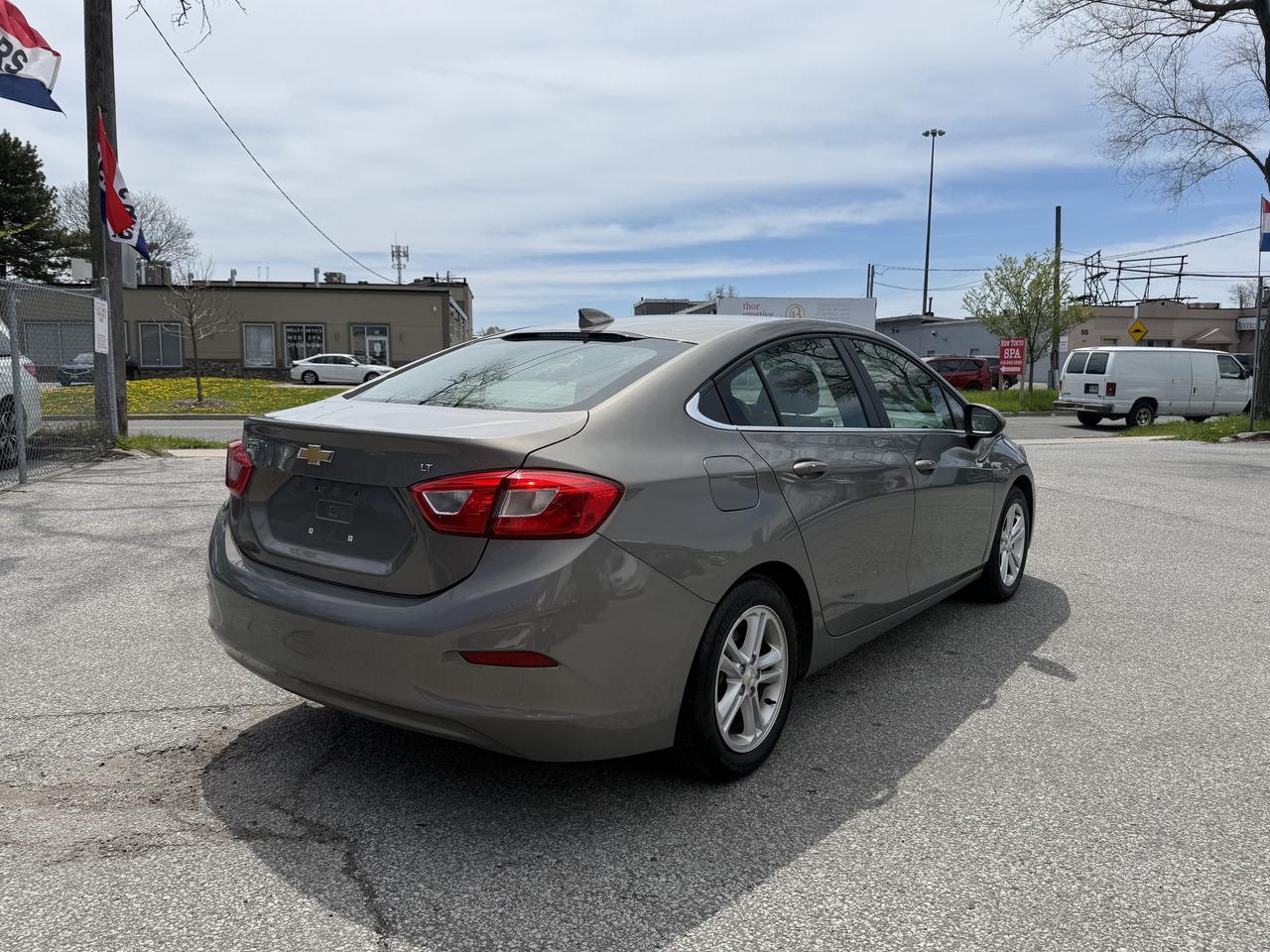 2018 Chevrolet Cruze No Accidents l LT l w/1SD l Auto l Remote Start Photo
