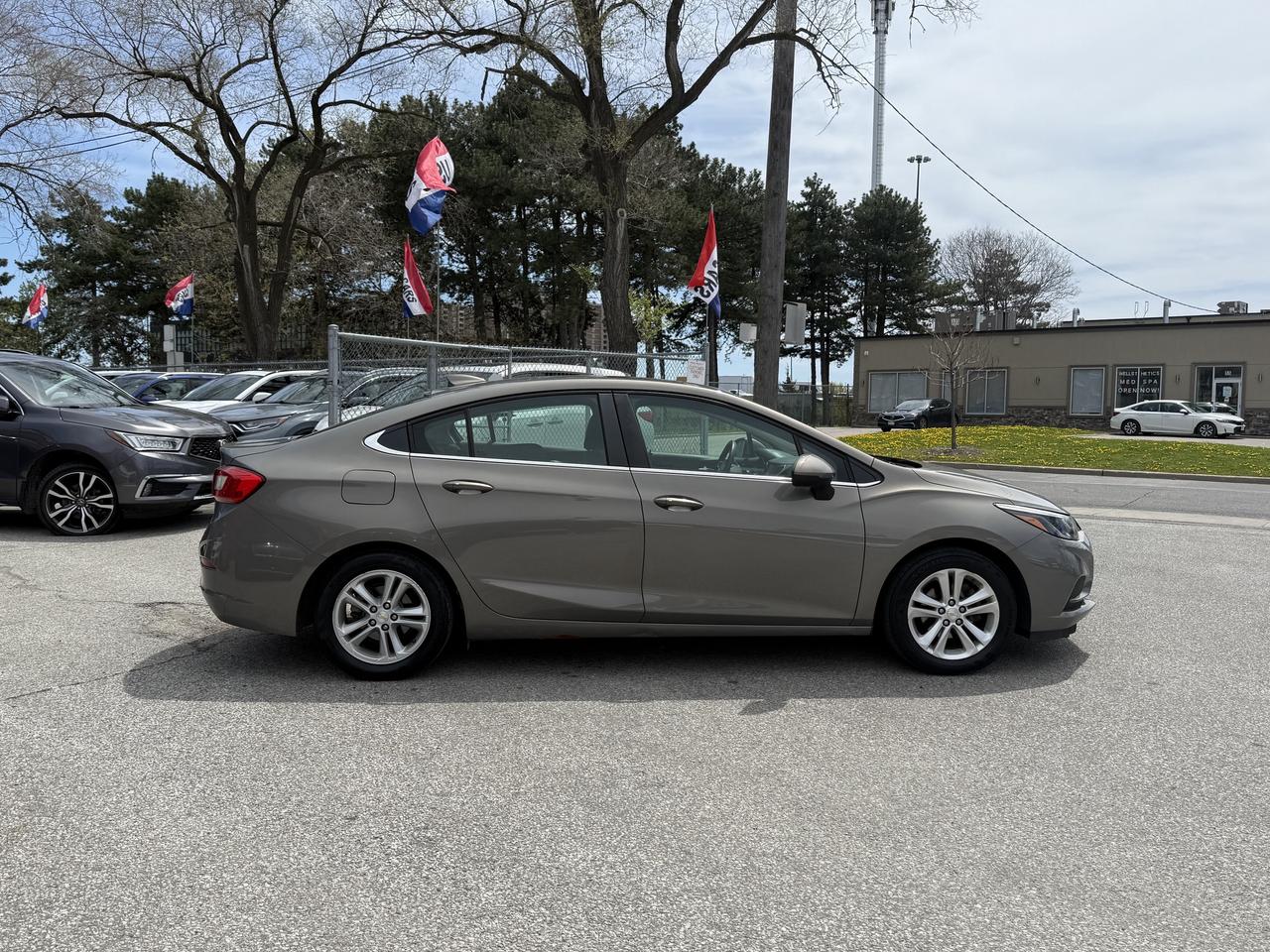 2018 Chevrolet Cruze No Accidents l LT l w/1SD l Auto l Remote Start Photo