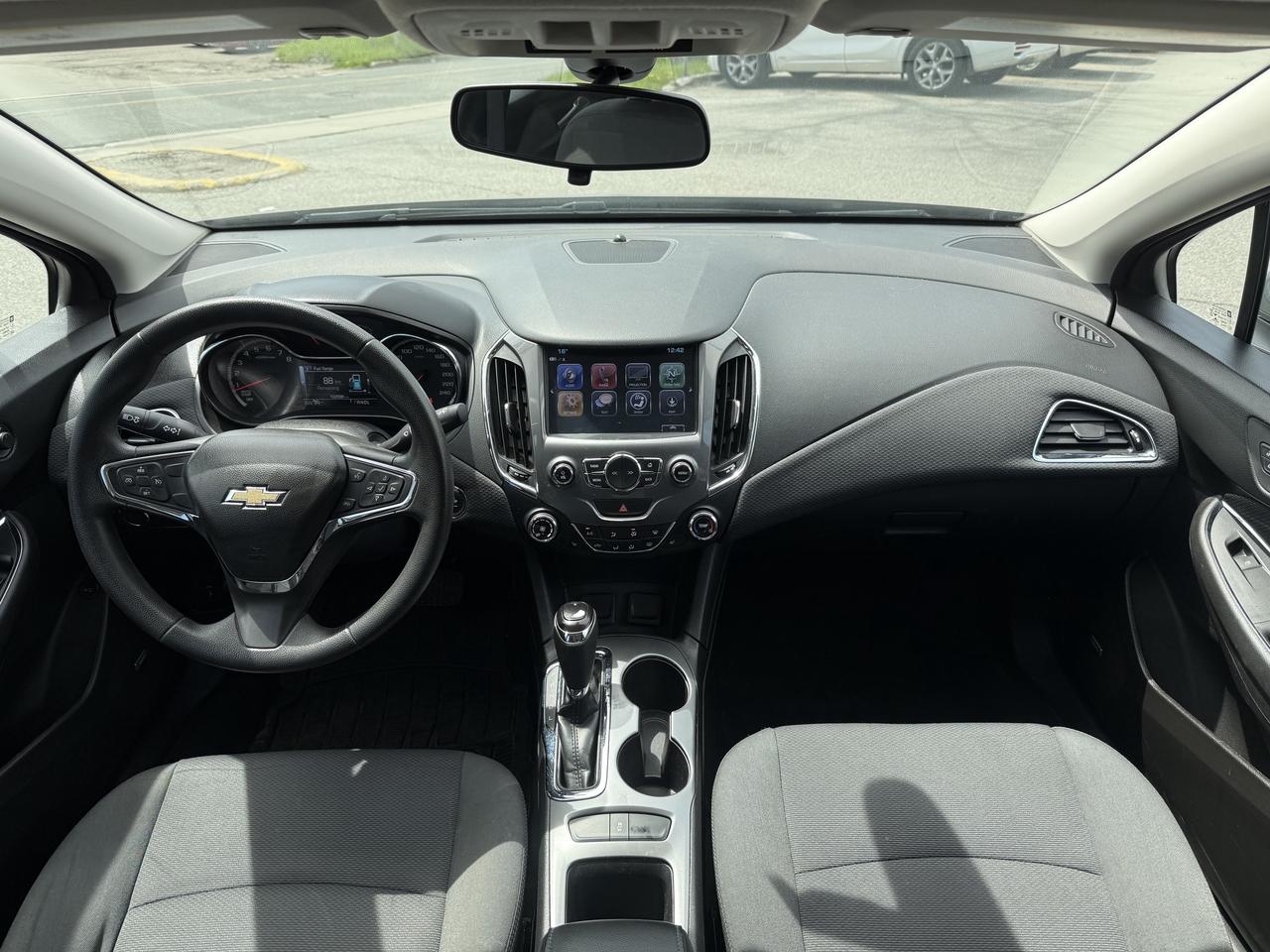 2018 Chevrolet Cruze No Accidents l LT l w/1SD l Auto l Remote Start Photo
