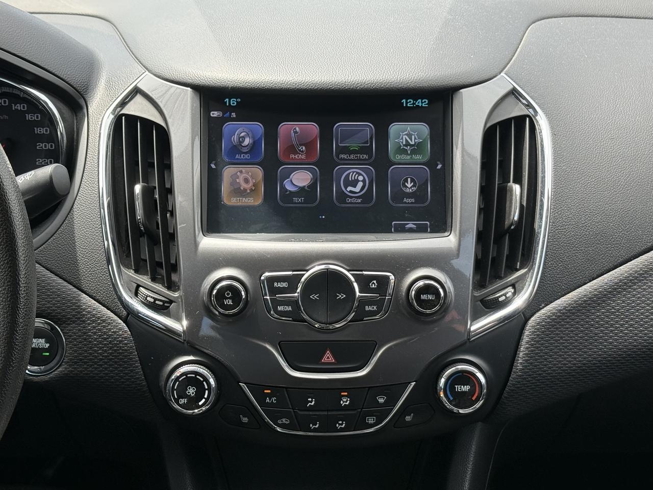 2018 Chevrolet Cruze No Accidents l LT l w/1SD l Auto l Remote Start Photo
