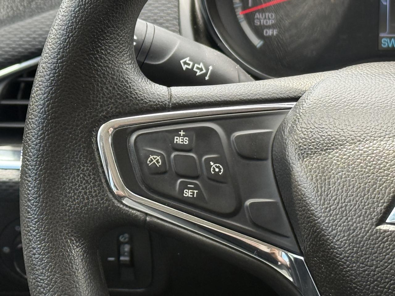 2018 Chevrolet Cruze No Accidents l LT l w/1SD l Auto l Remote Start Photo