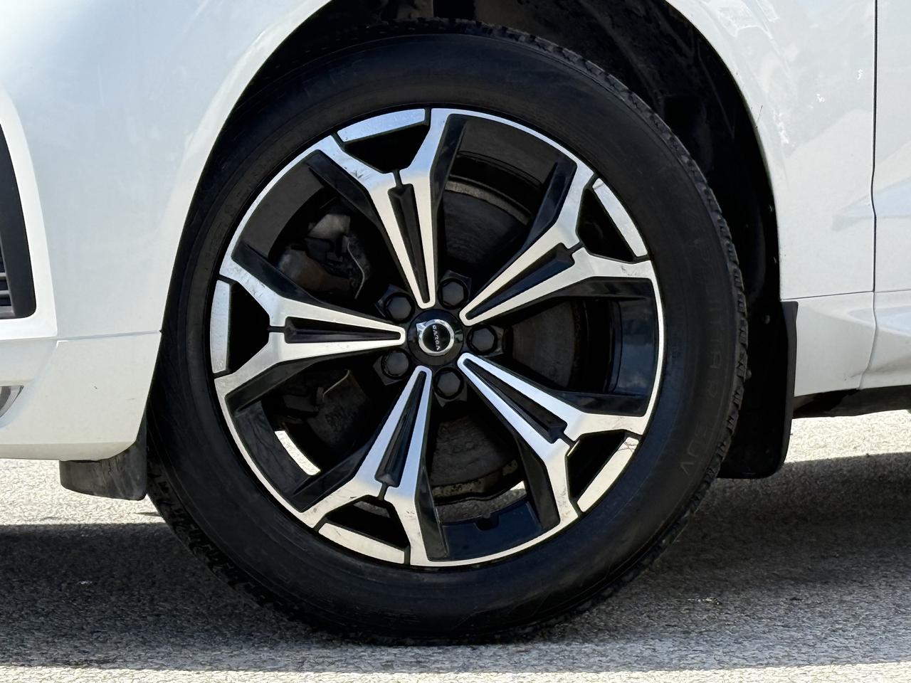 2022 Volvo XC60 No Accidents l B6 l AWD l Momentum l 2 Keys Photo3
