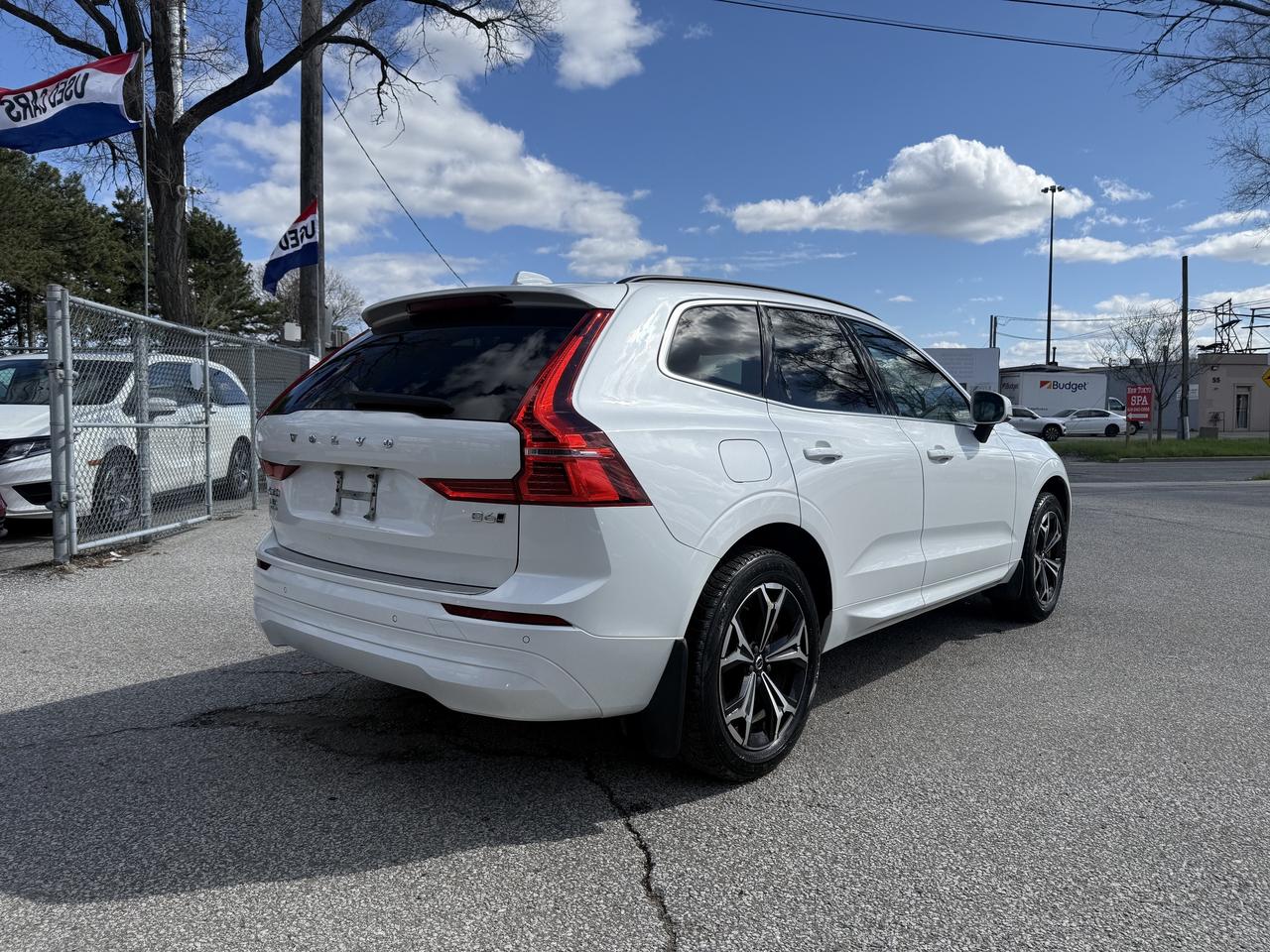 2022 Volvo XC60 No Accidents l B6 l AWD l Momentum l 2 Keys Photo