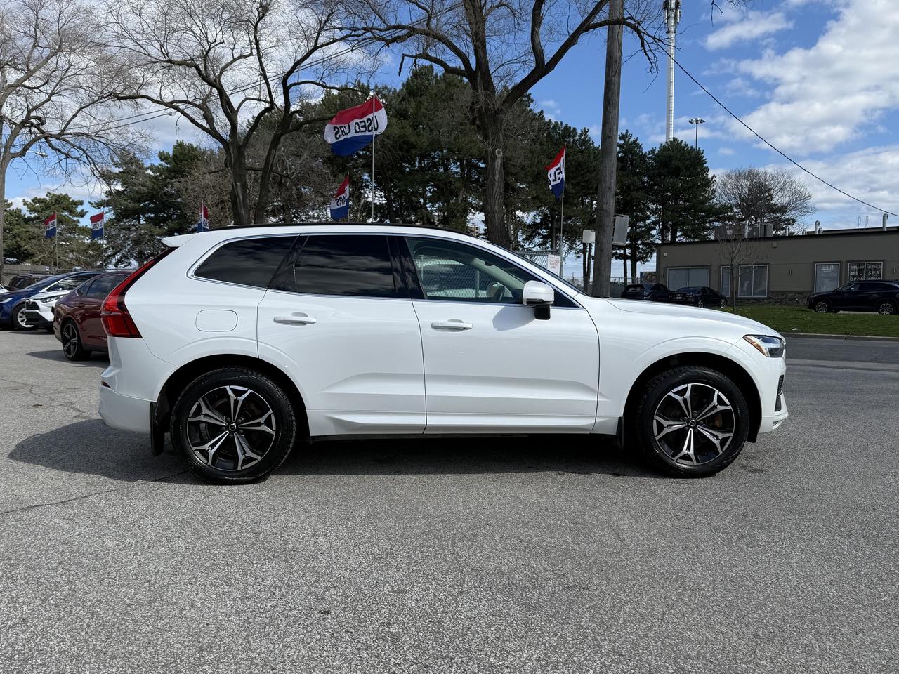 2022 Volvo XC60 No Accidents l B6 l AWD l Momentum l 2 Keys Photo