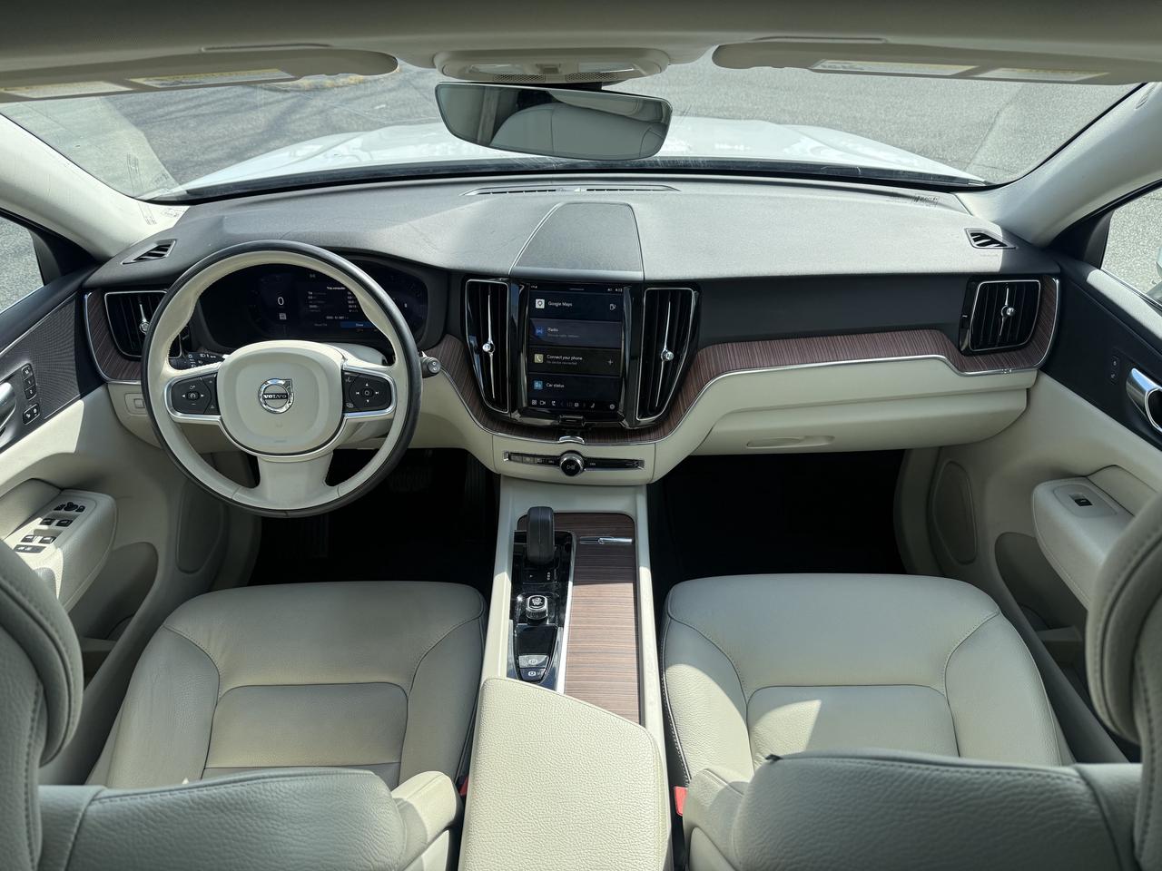 2022 Volvo XC60 No Accidents l B6 l AWD l Momentum l 2 Keys Photo