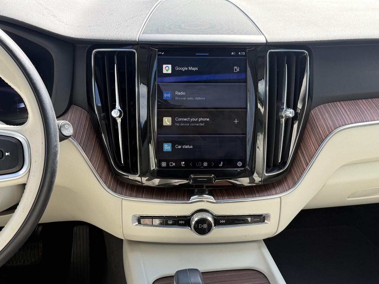 2022 Volvo XC60 No Accidents l B6 l AWD l Momentum l 2 Keys Photo