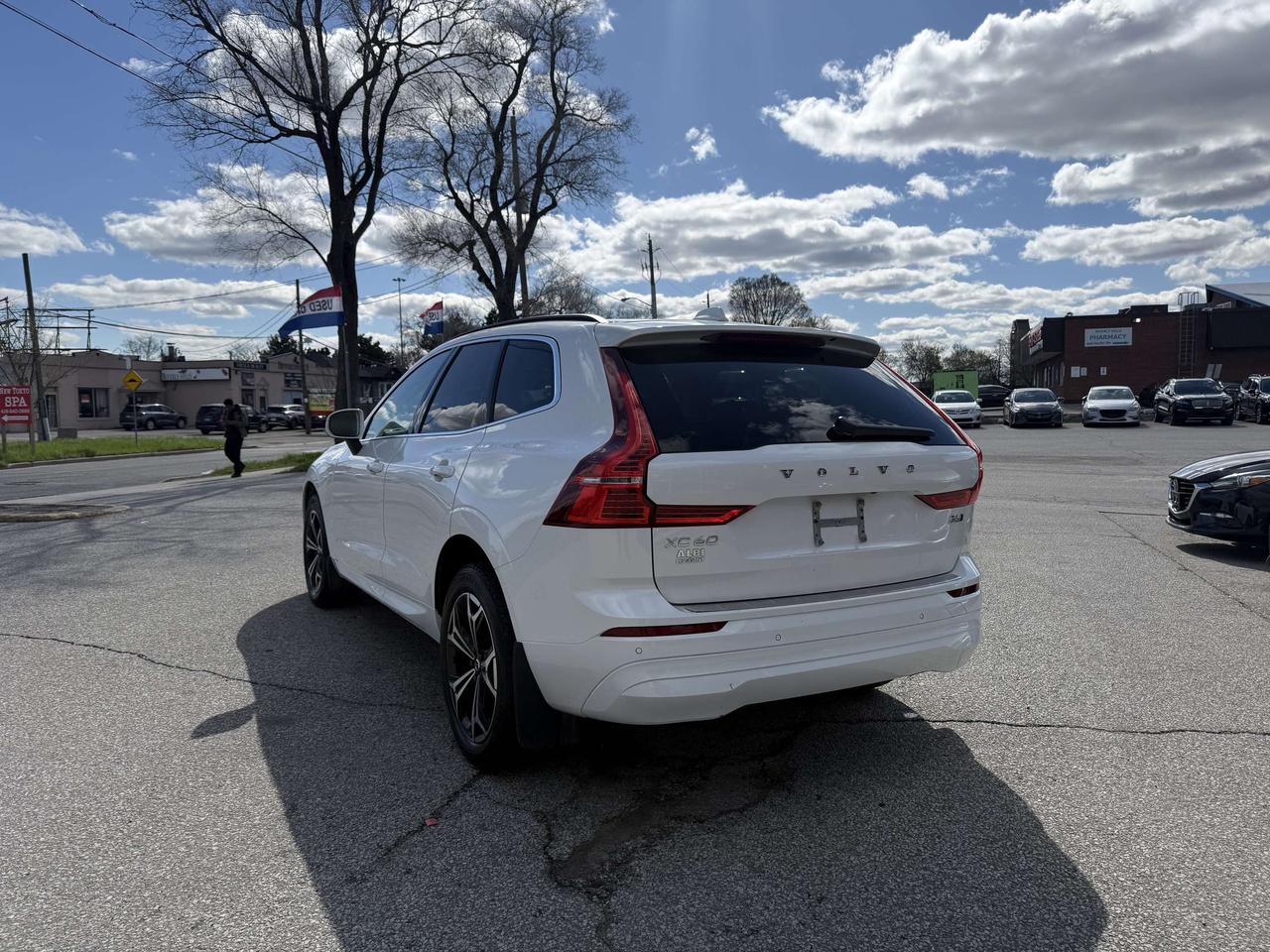2022 Volvo XC60 No Accidents l B6 l AWD l Momentum l 2 Keys Photo