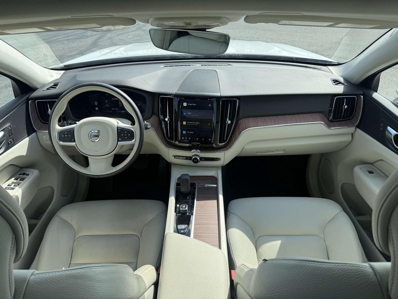 2022 Volvo XC60 No Accidents l B6 l AWD l Momentum l 2 Keys Photo
