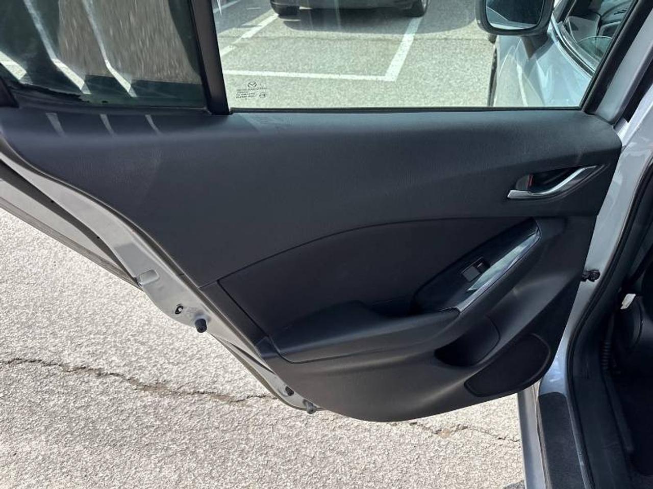 2017 Mazda MAZDA3 GS l Auto l FWD l 2.0L l 4Cyl l Skyactive Tech l Photo