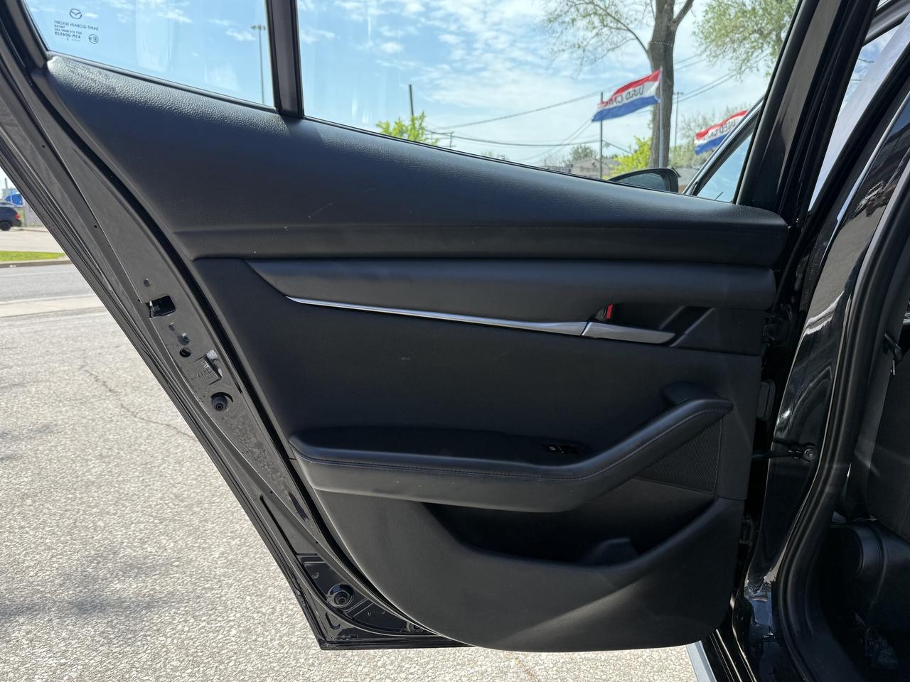 2023 Mazda MAZDA3 Mazda Warranty l FWD l GS l 2.0L l 4Cyl l Auto Photo