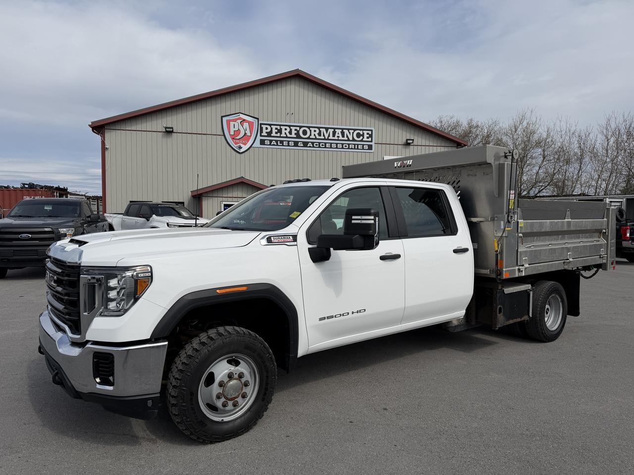 2020 GMC Sierra 3500HD 4WD Crew Cab 177  WB, 60  CA Photo2