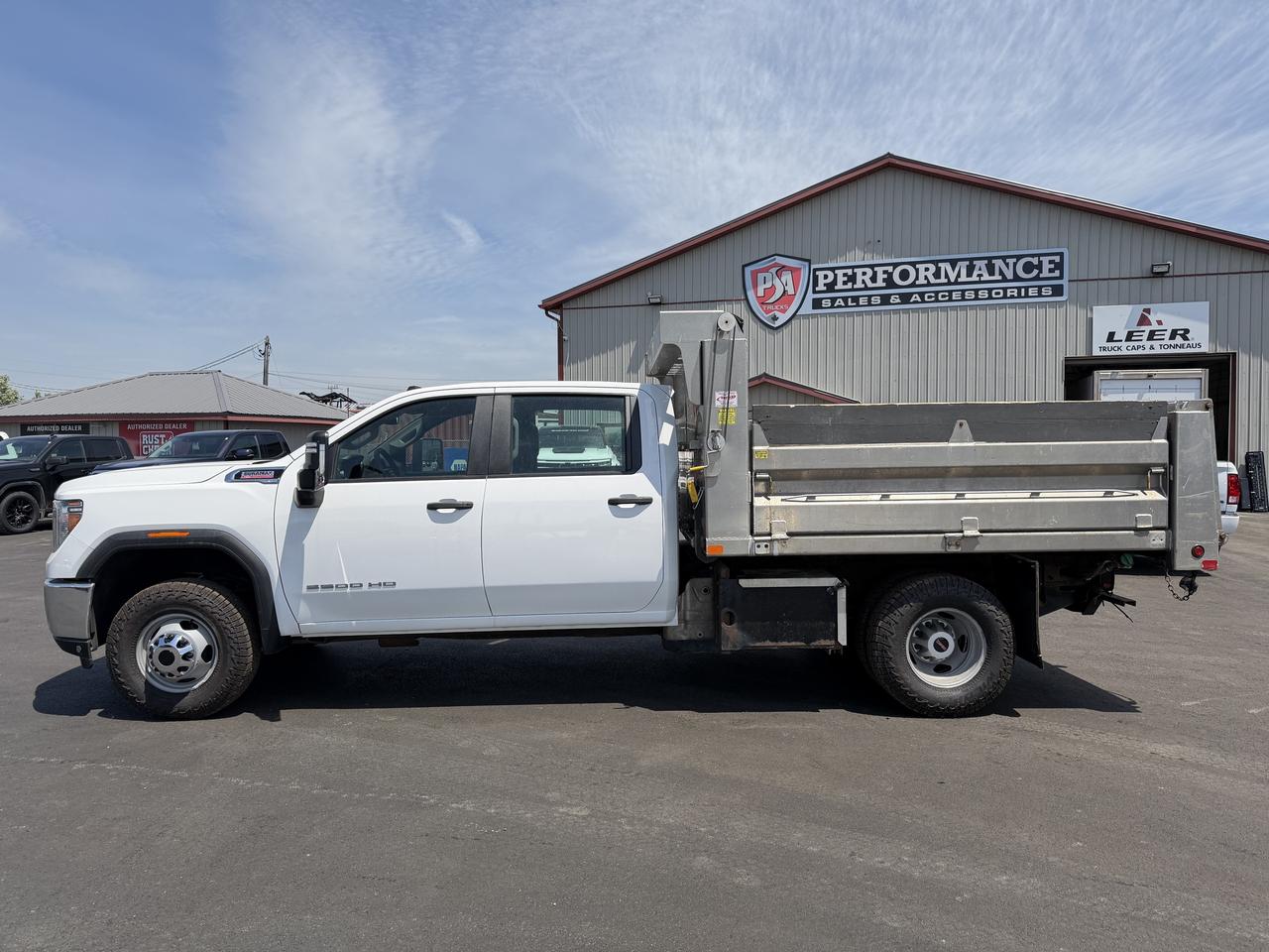 2020 GMC Sierra 3500HD 4WD Crew Cab 177  WB, 60  CA Photo3