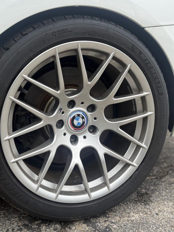 2011 BMW 3-Series 335is Photo