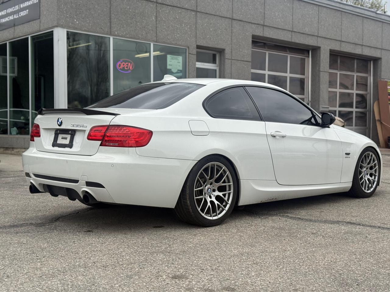 2011 BMW 3-Series 335is Photo