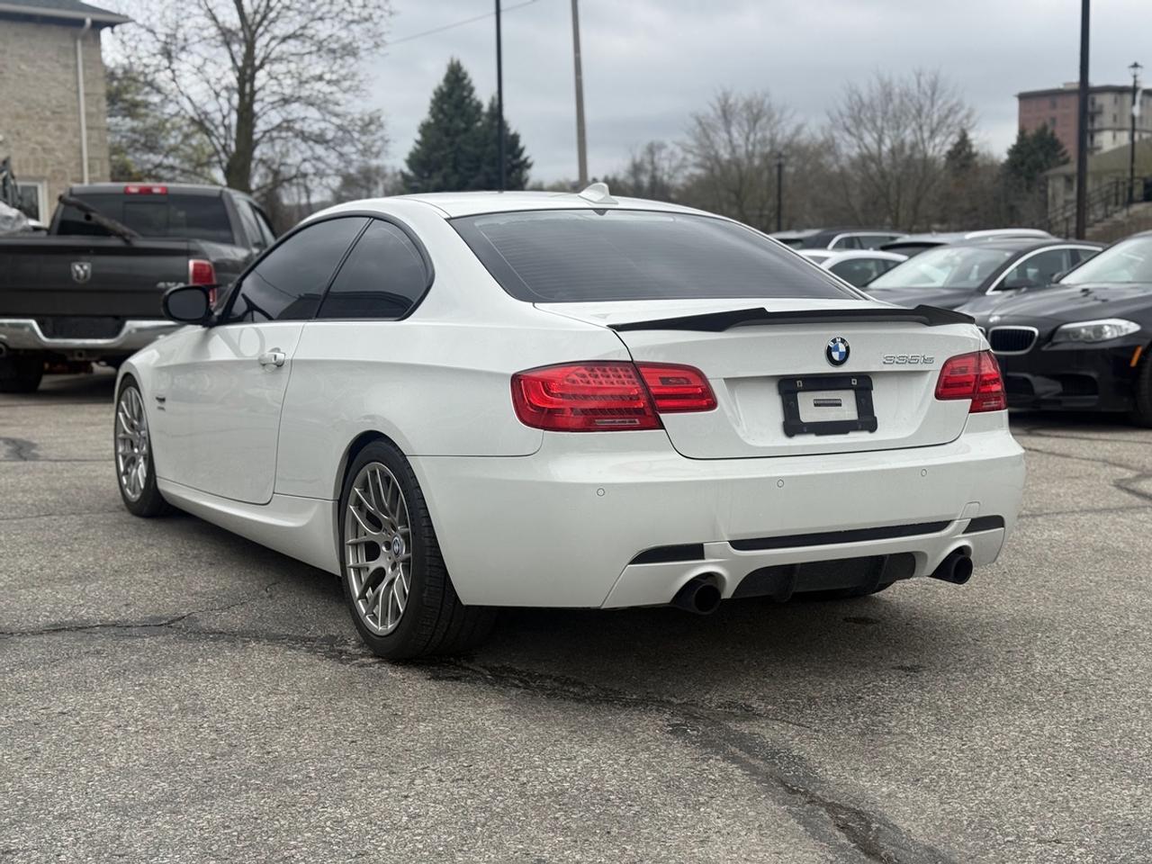 2011 BMW 3-Series 335is Photo