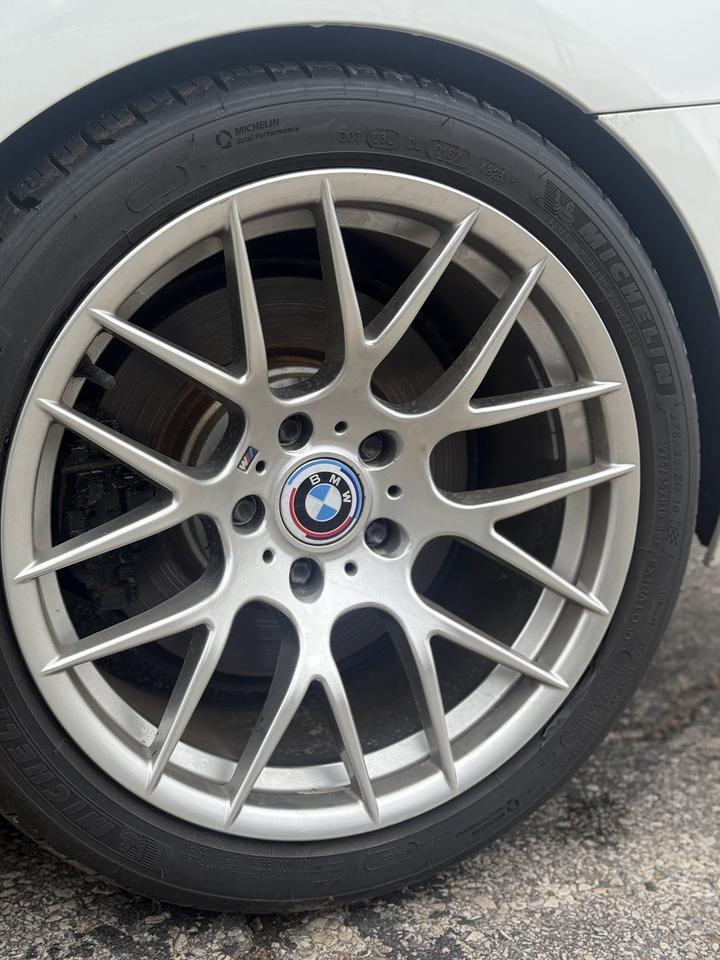 2011 BMW 3-Series 335is Photo