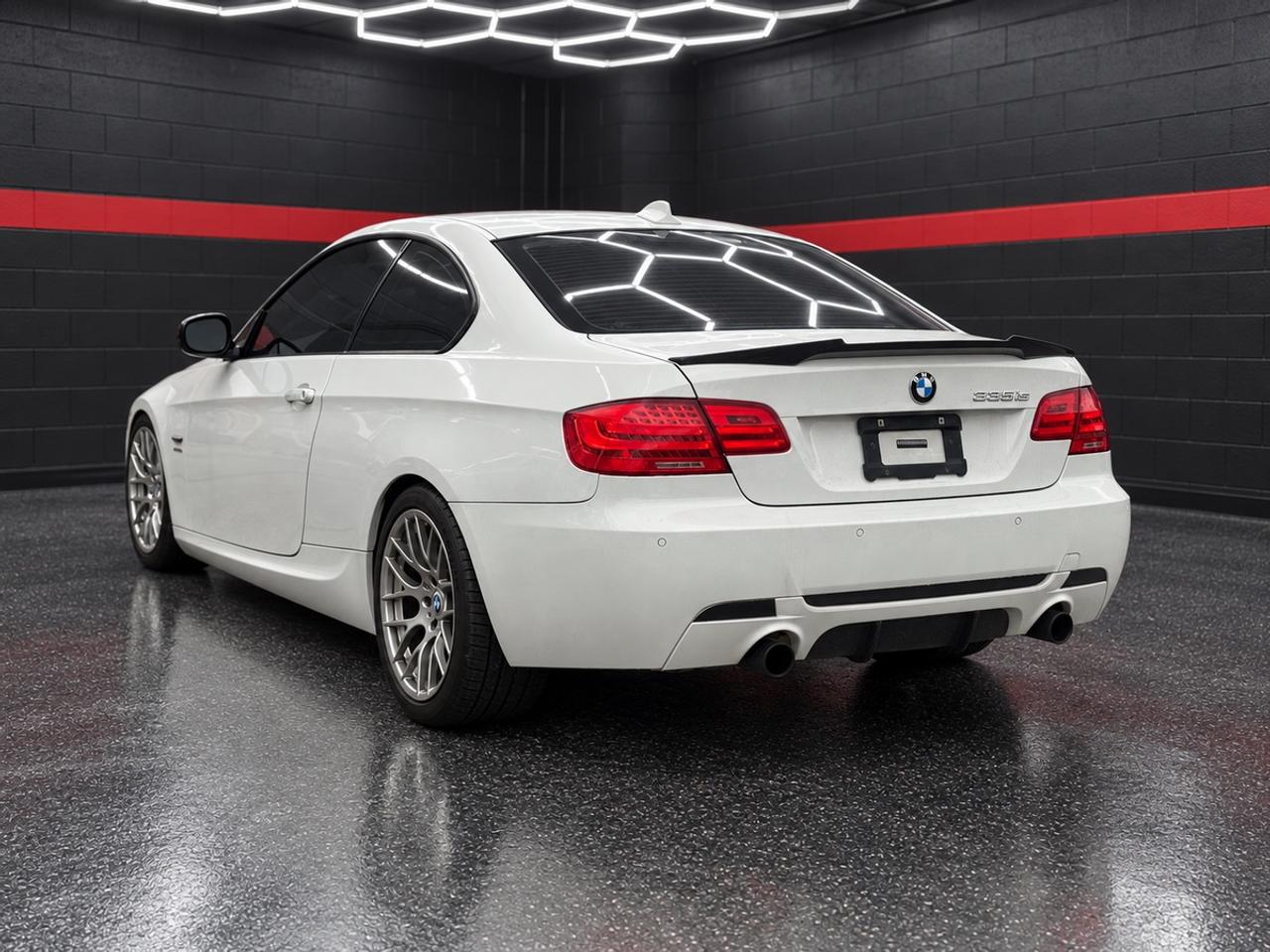 2011 BMW 3-Series 335is Photo