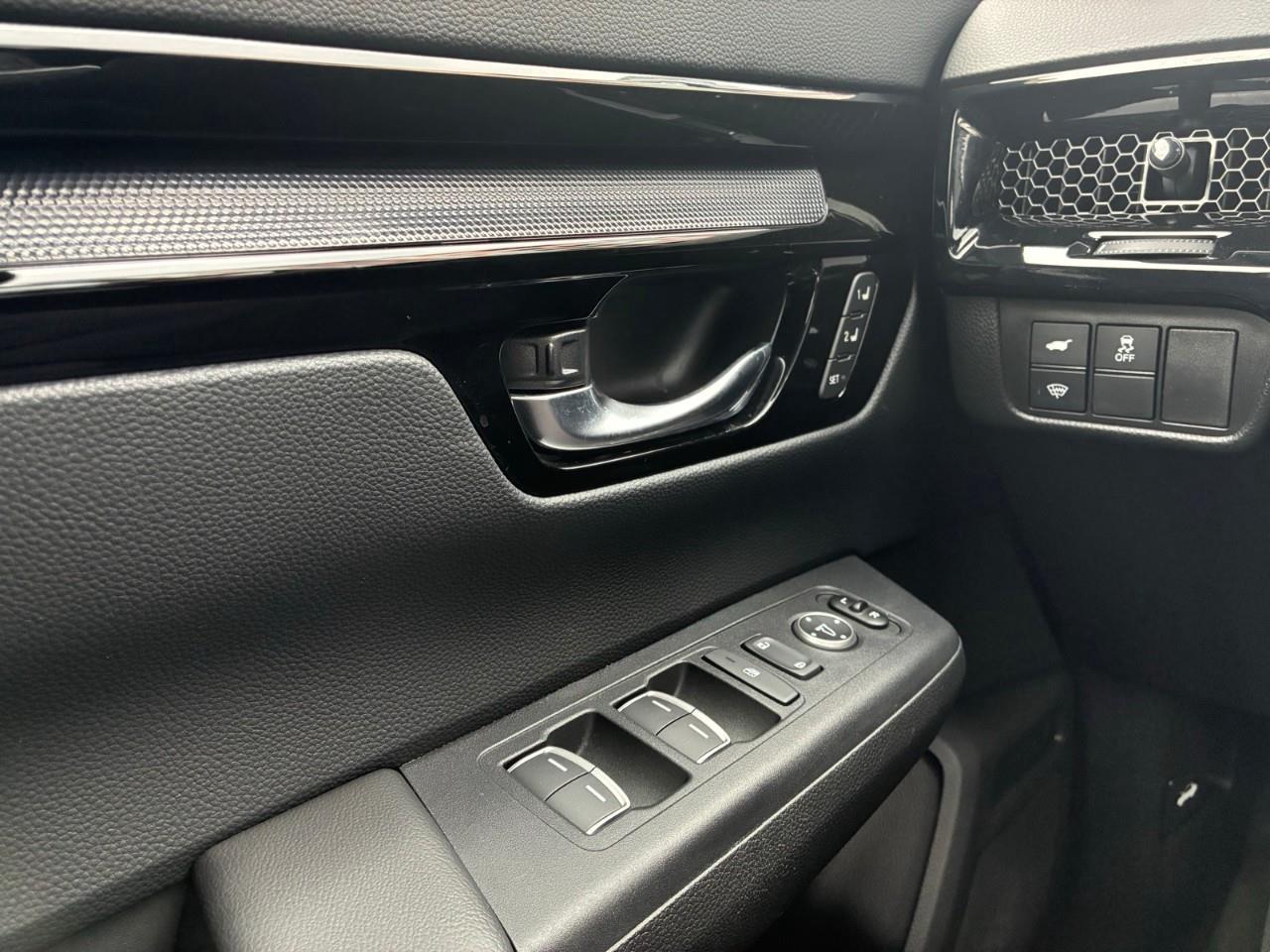 2024 Honda CR-V Hybrid Touring 4dr All-Wheel Drive Photo