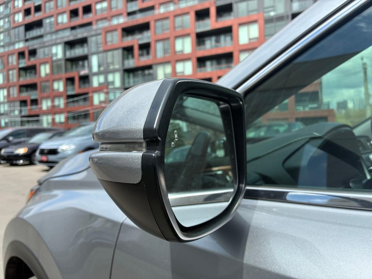 2022 Honda CR-V Touring 4dr All-wheel Drive Photo