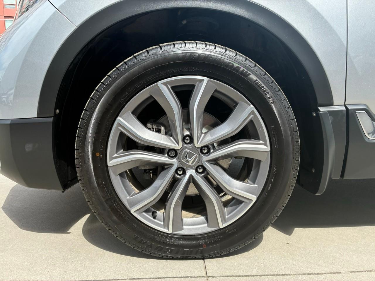 2022 Honda CR-V Touring 4dr All-wheel Drive Photo