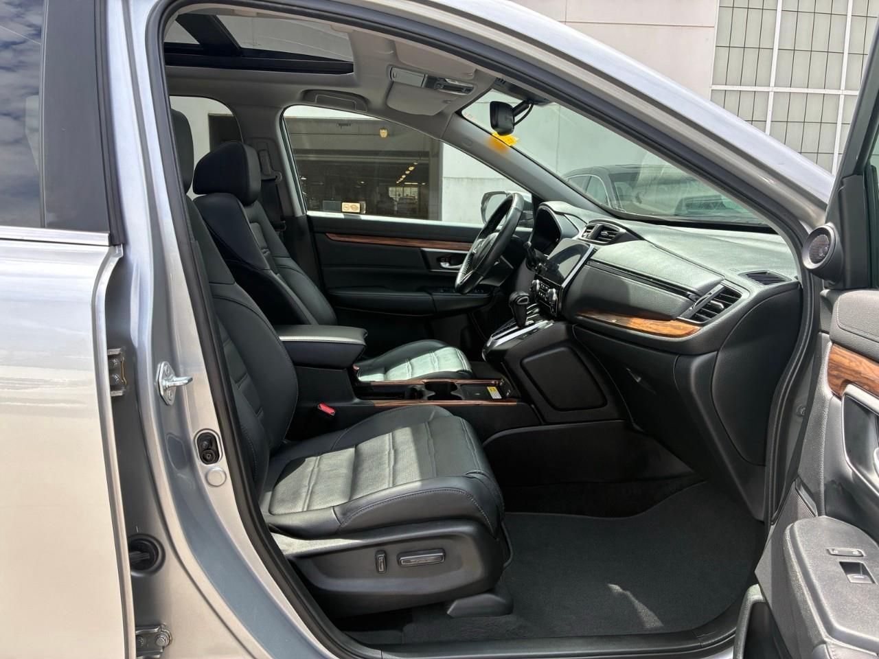 2022 Honda CR-V Touring 4dr All-wheel Drive Photo