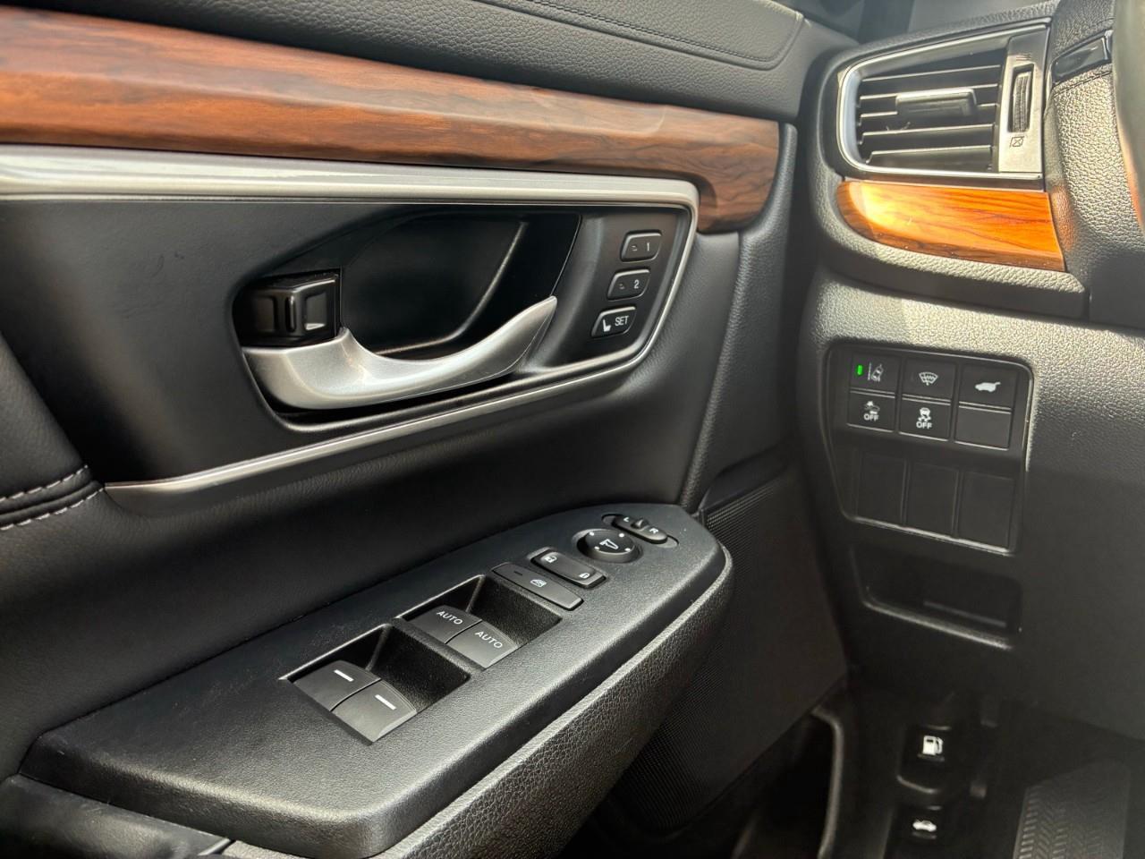 2022 Honda CR-V Touring 4dr All-wheel Drive Photo