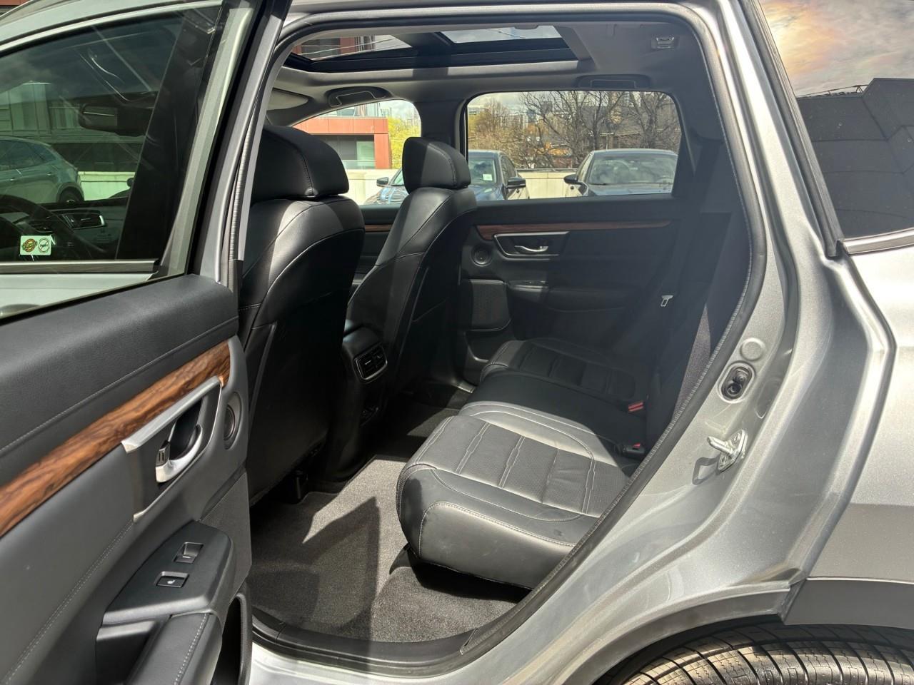 2022 Honda CR-V Touring 4dr All-wheel Drive Photo