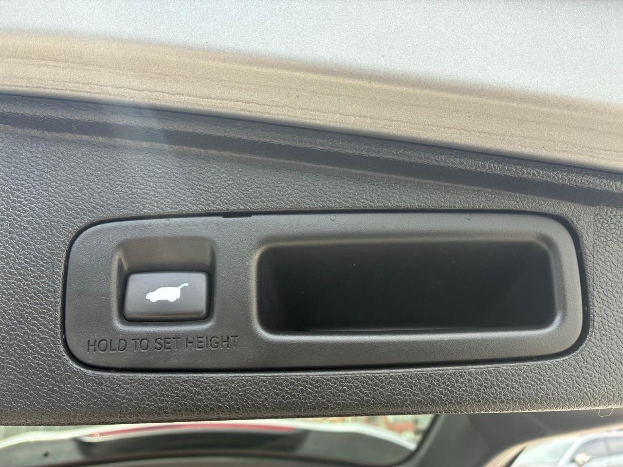 2022 Honda CR-V Touring 4dr All-wheel Drive Photo