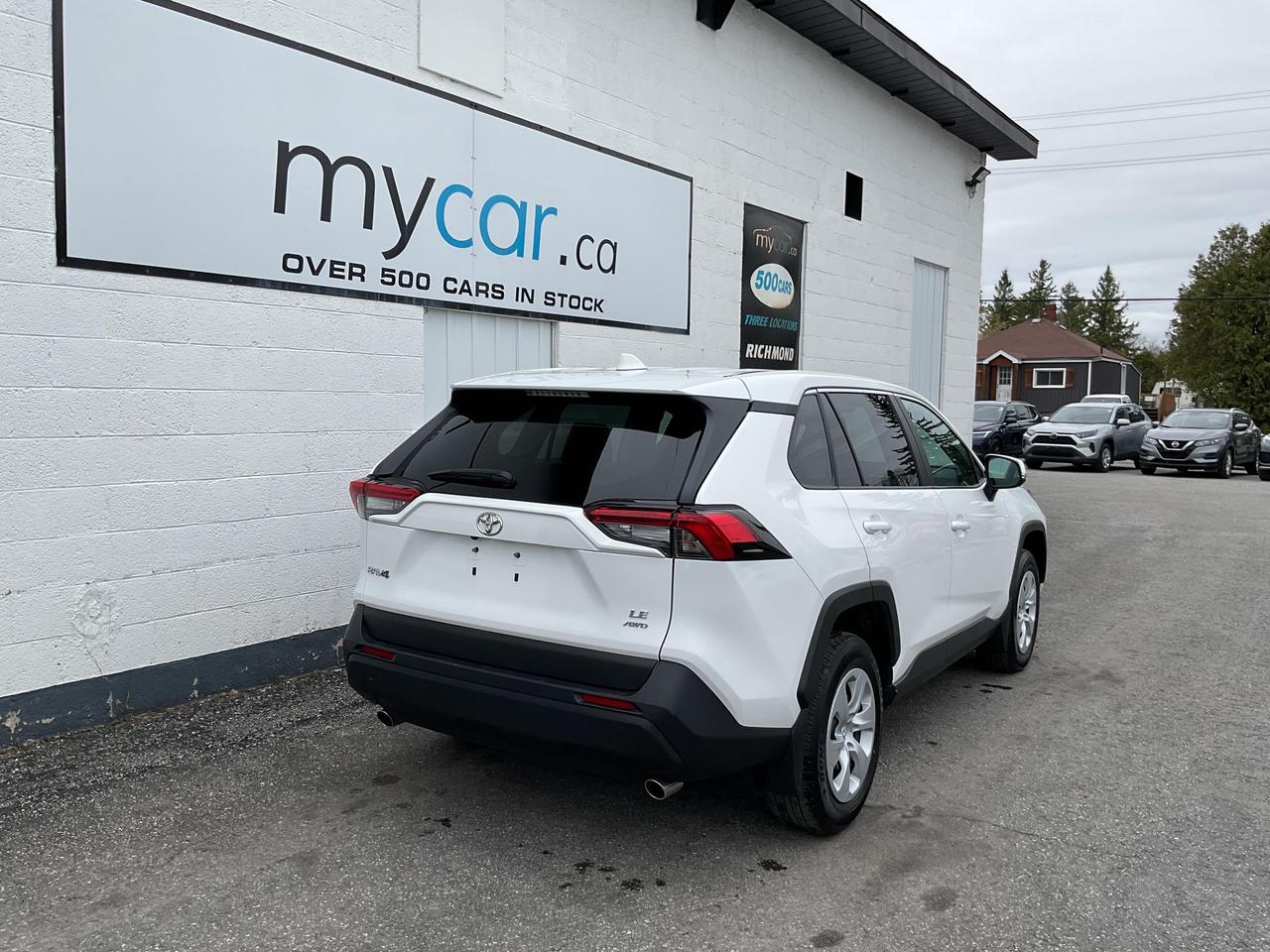 2024 Toyota RAV4 LE 4dr All-wheel Drive Photo2