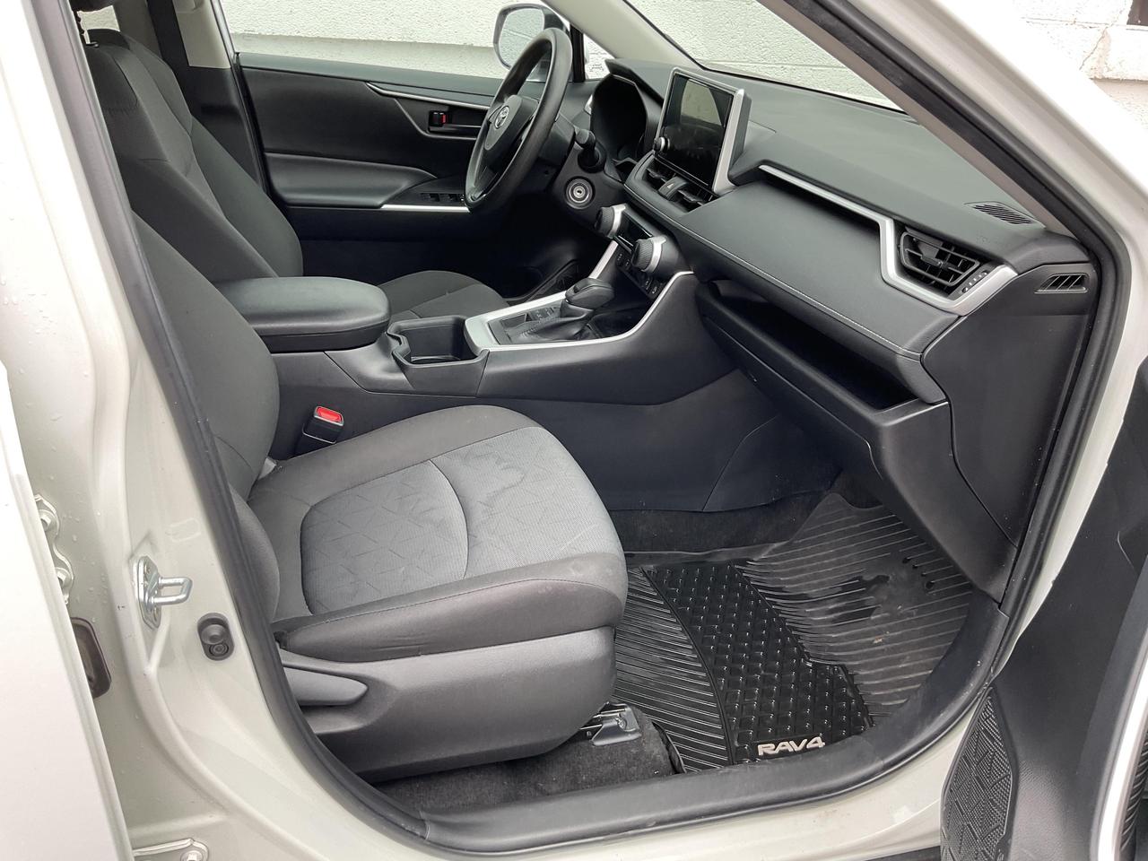 2024 Toyota RAV4 LE 4dr All-wheel Drive Photo