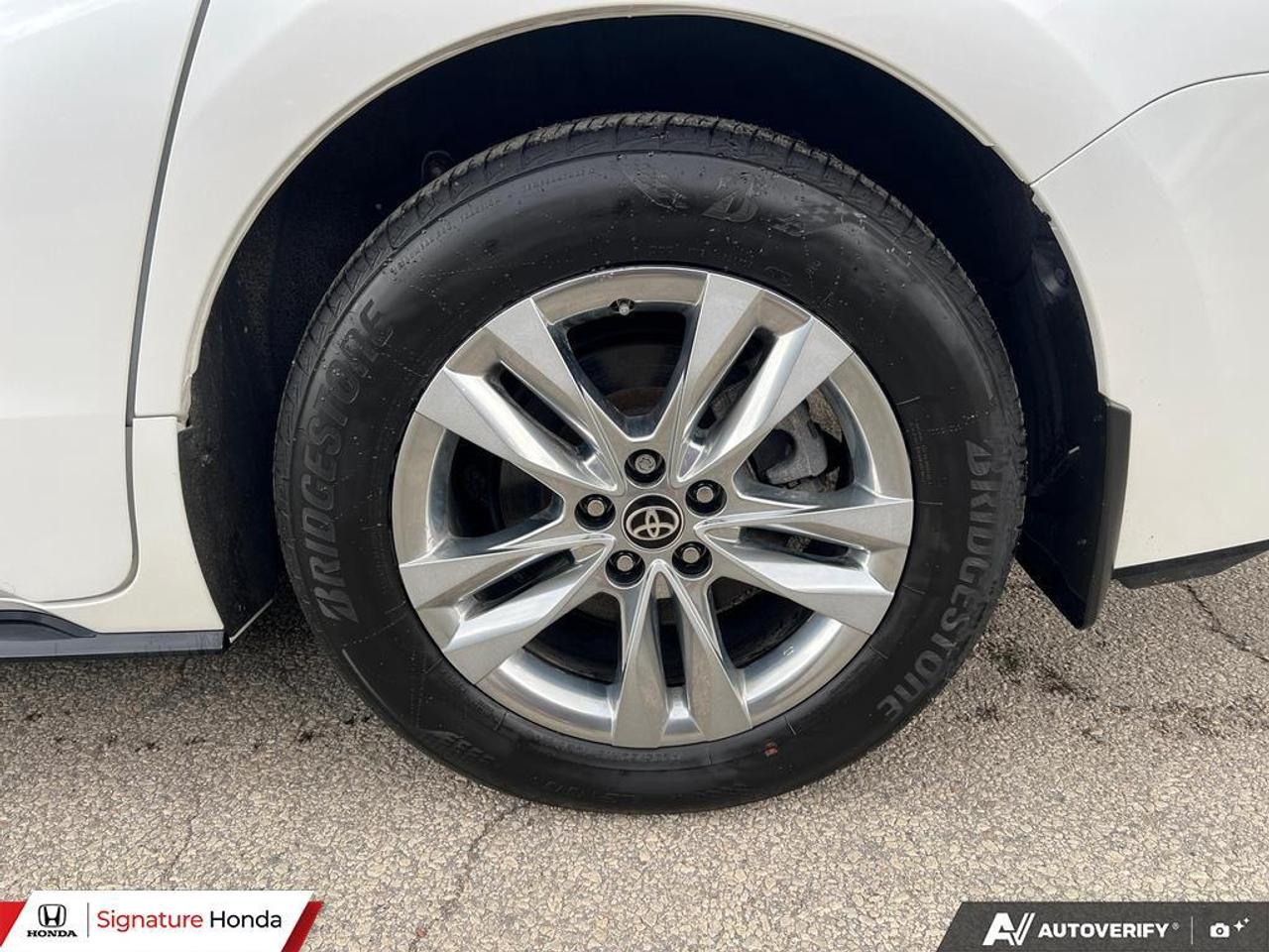 2024 Toyota Sienna LIMITED Photo