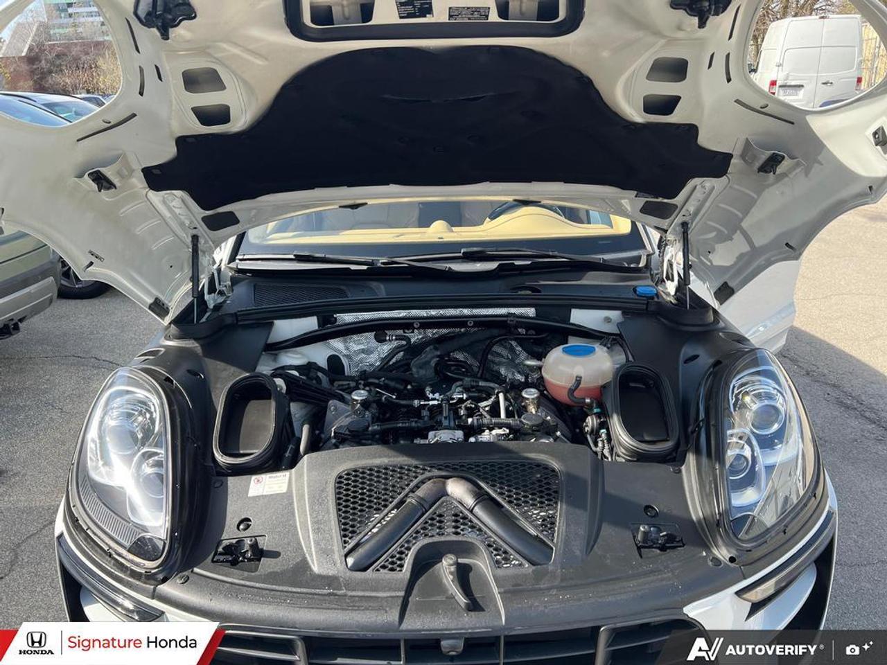 2017 Porsche Macan S Photo