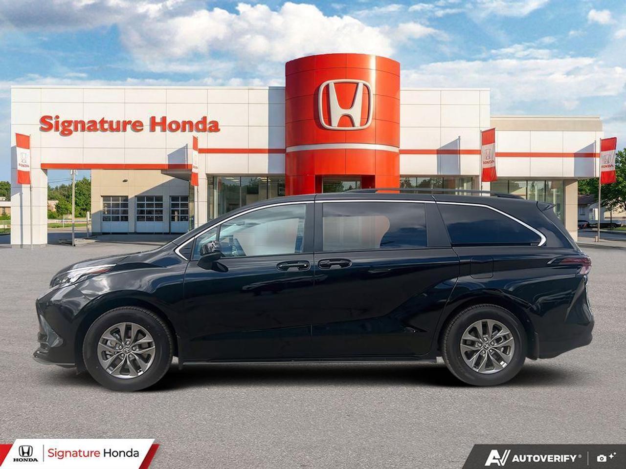 2026 Toyota Sienna LE Photo