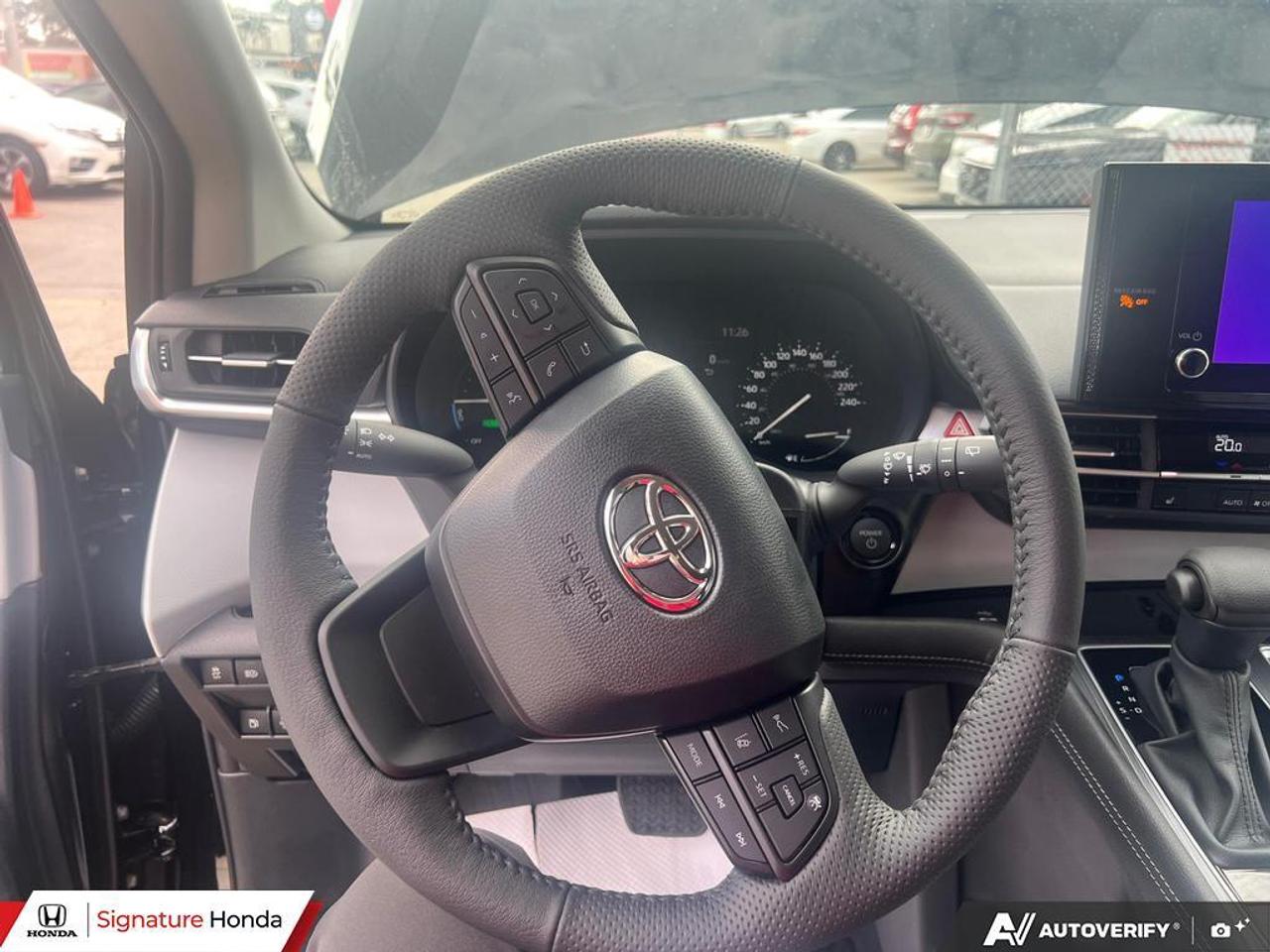 2026 Toyota Sienna LE Photo