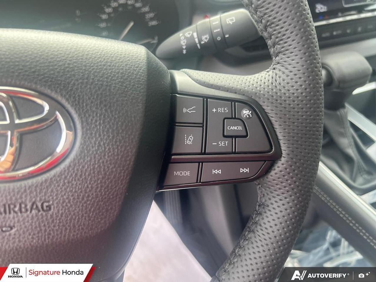 2026 Toyota Sienna LE Photo