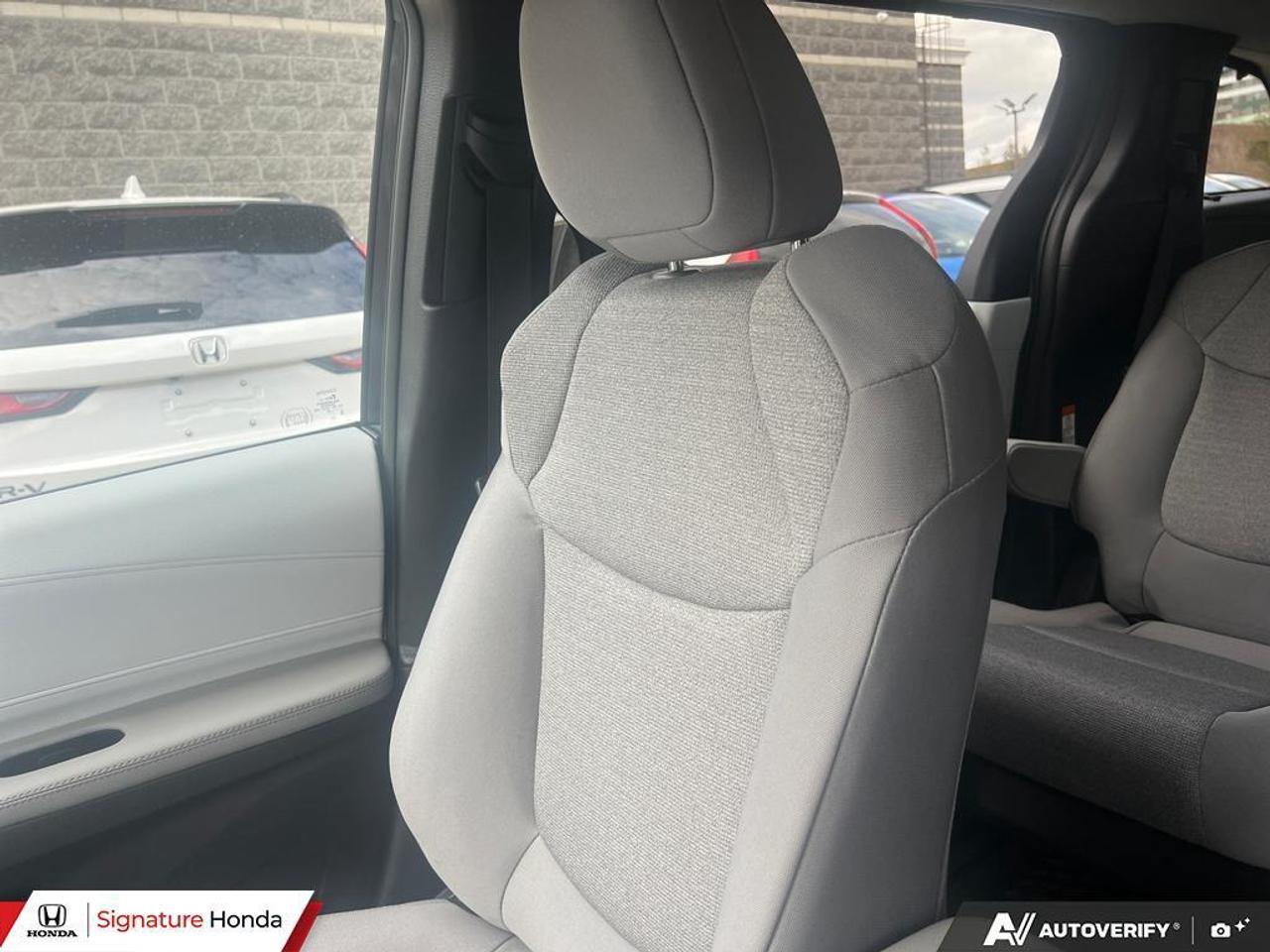 2026 Toyota Sienna LE Photo