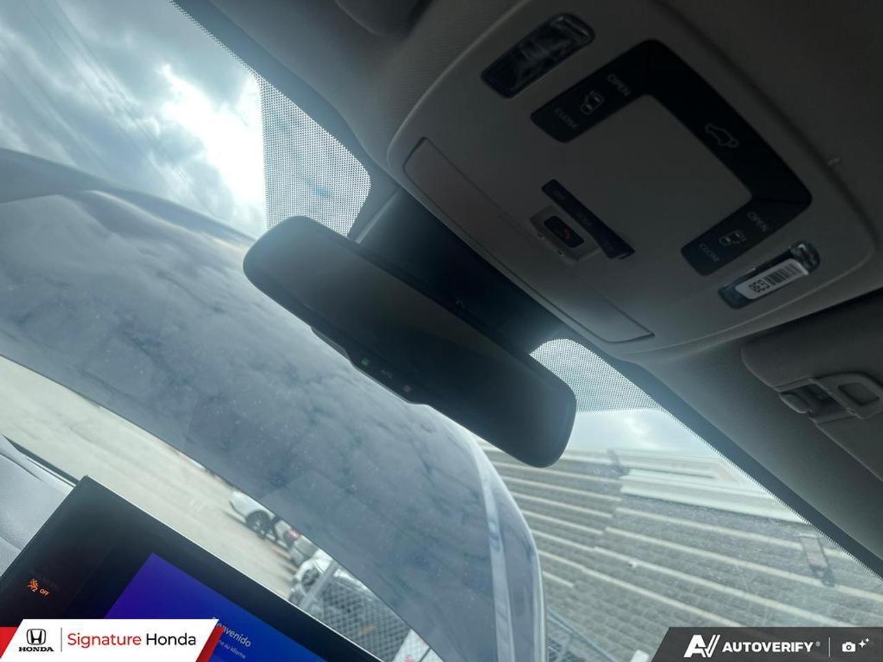 2026 Toyota Sienna LE Photo