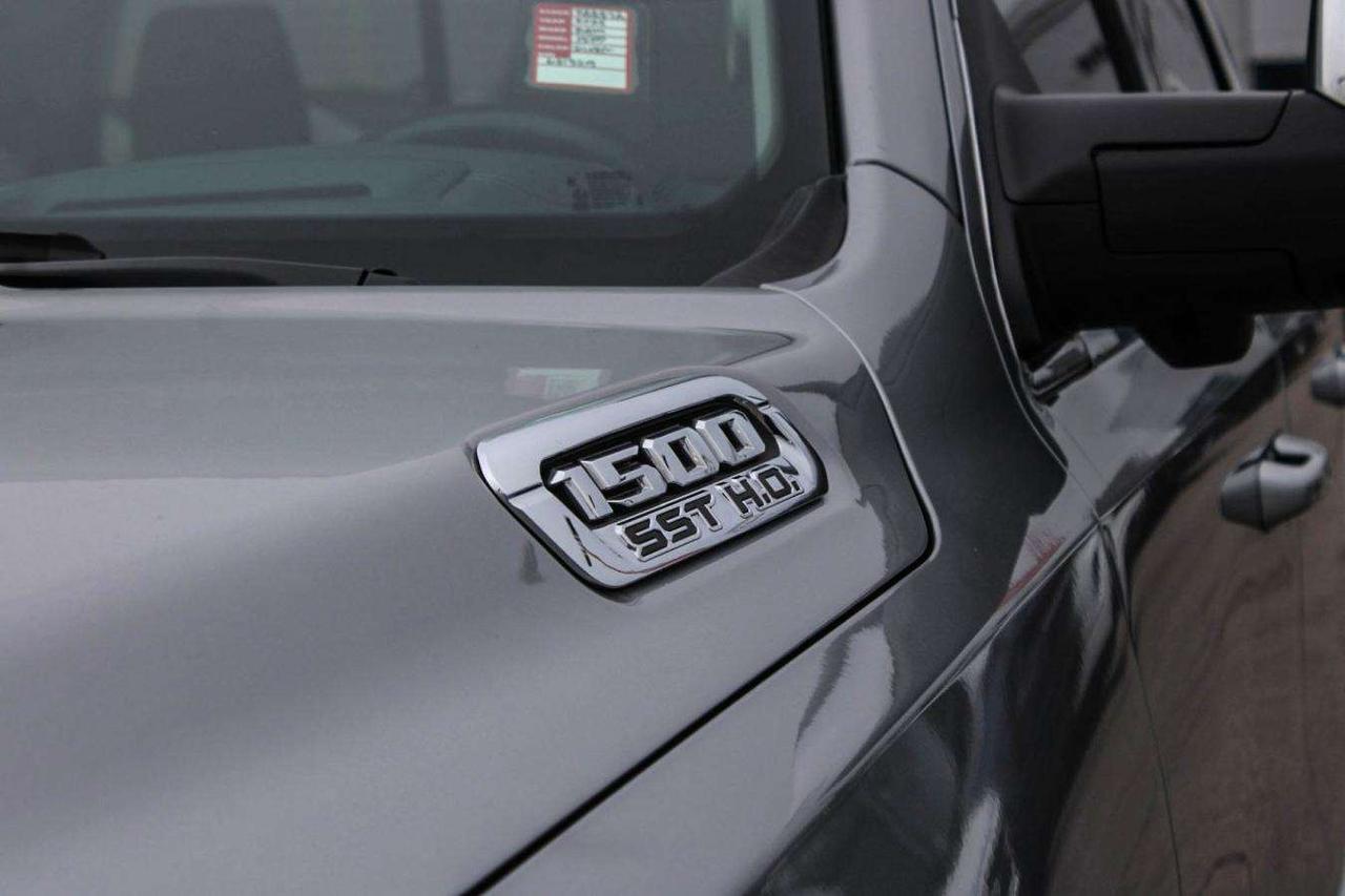 2025 RAM 1500 Tungsten Crew Cab 4x4  Gps SiriusXM BkpCam HtdSeat Photo