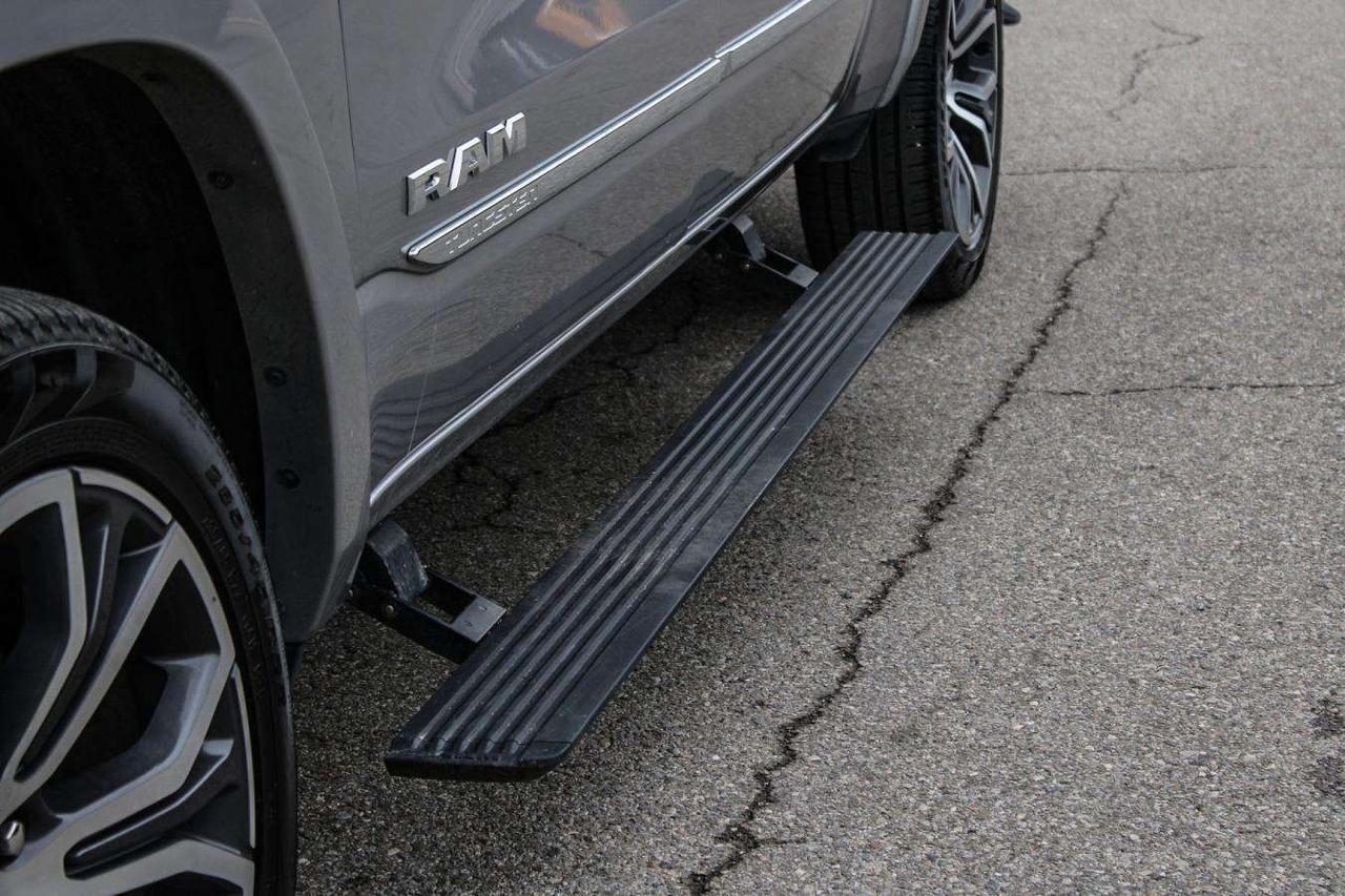 2025 RAM 1500 Tungsten Crew Cab 4x4  Gps SiriusXM BkpCam HtdSeat Photo
