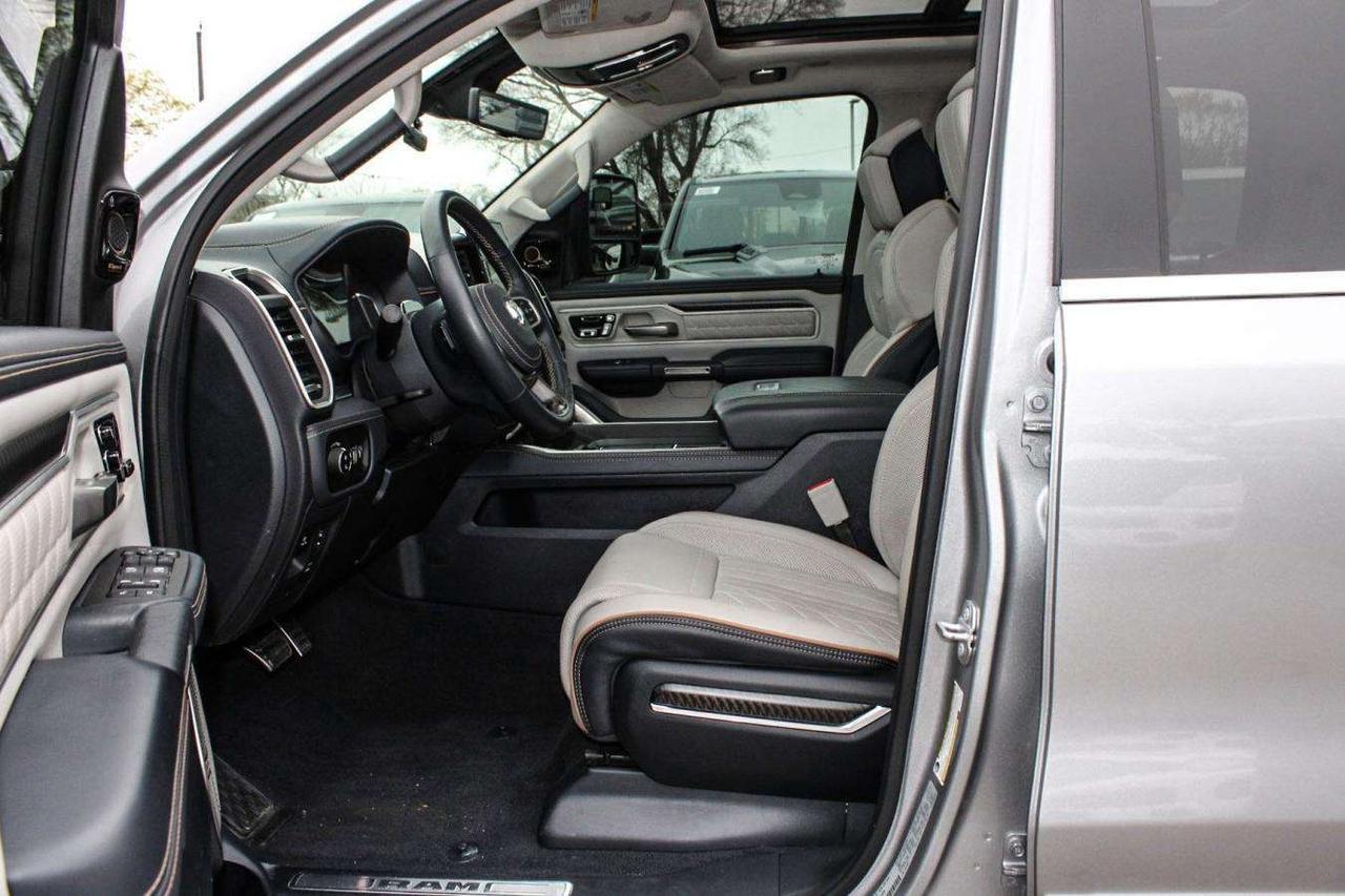 2025 RAM 1500 Tungsten Crew Cab 4x4  Gps SiriusXM BkpCam HtdSeat Photo