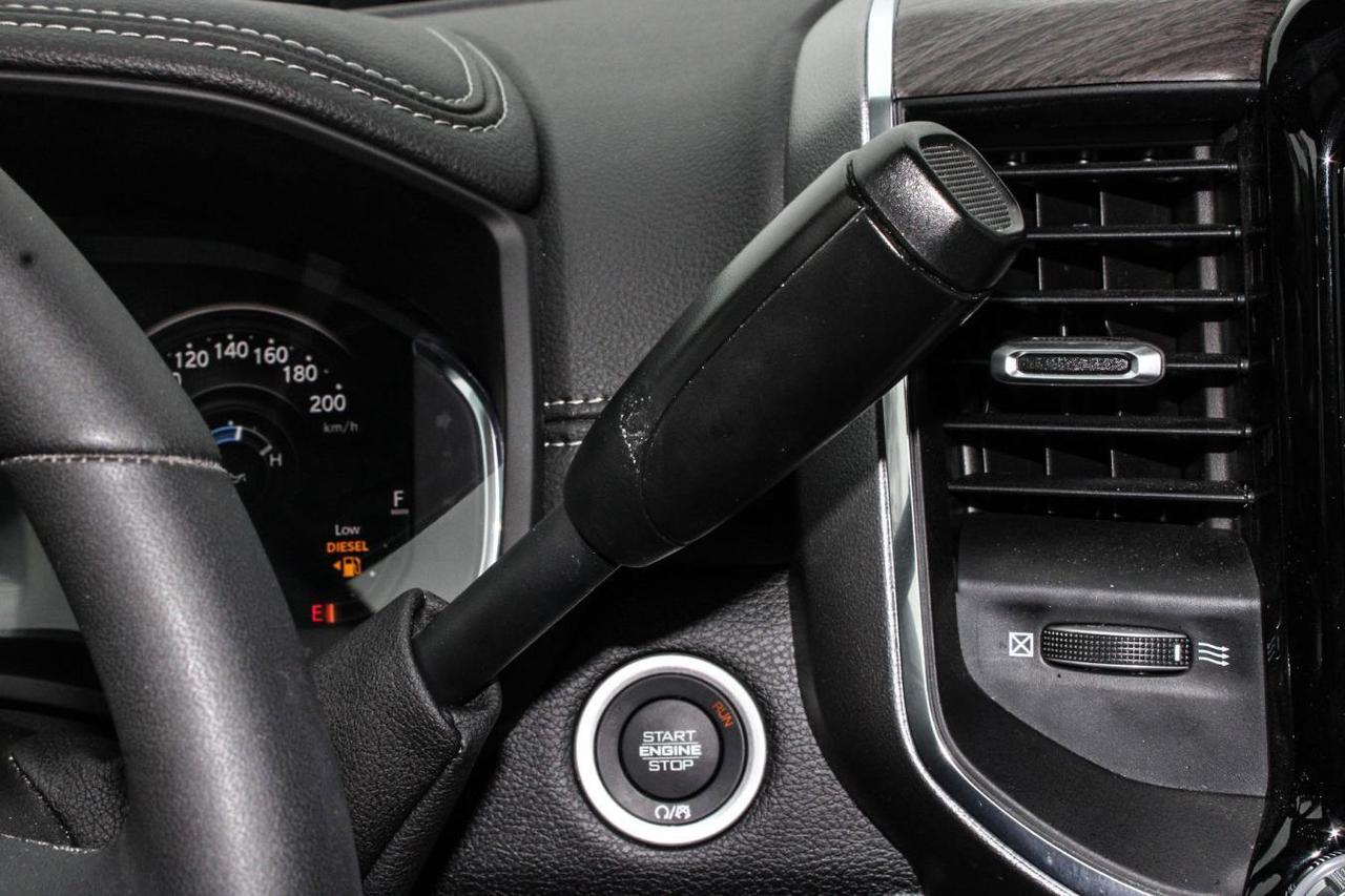 2025 RAM 3500 Laramie Crew Cab Night Edition 4x4  Gps SiriusXM S Photo