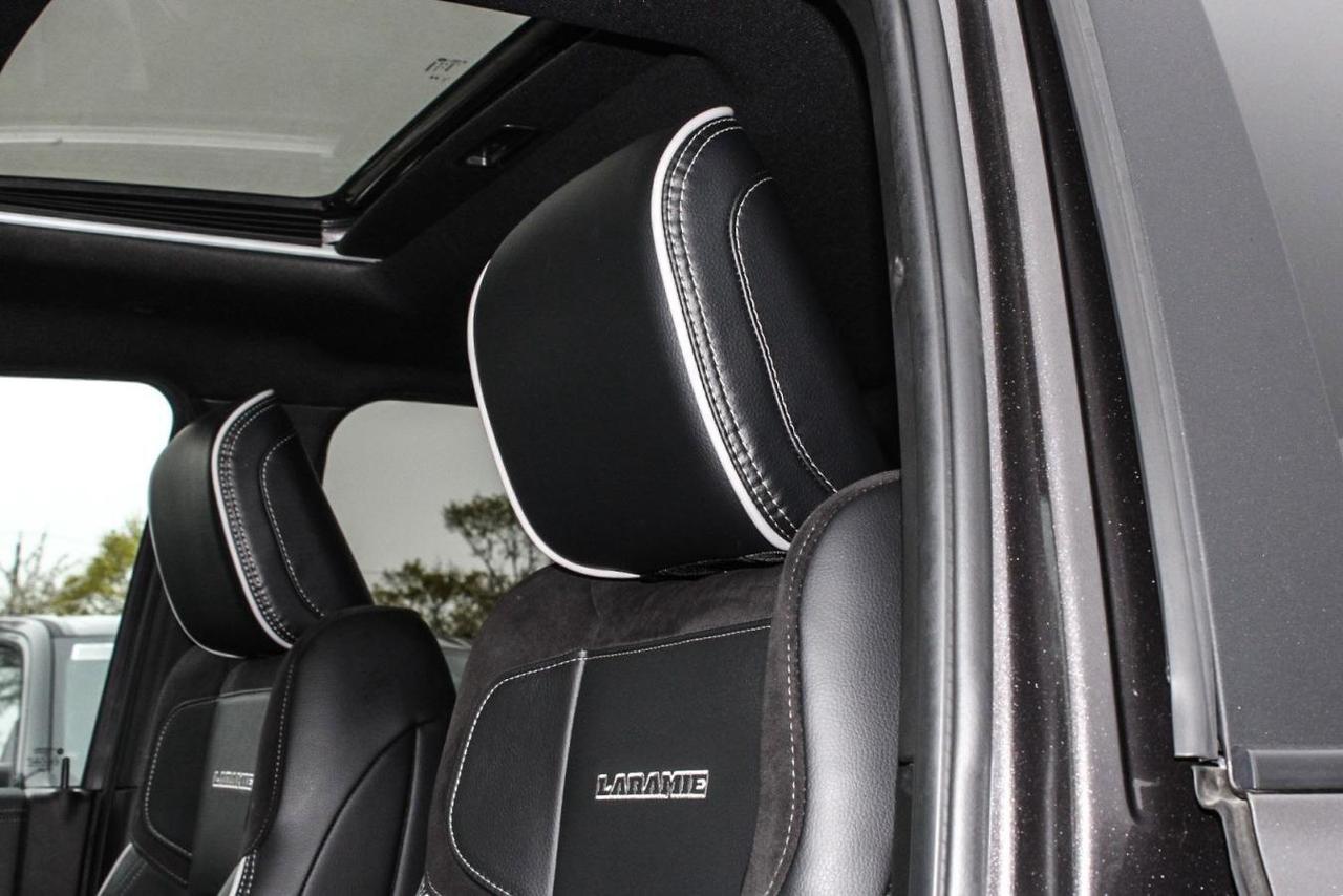 2025 RAM 3500 Laramie Crew Cab Night Edition 4x4  Gps SiriusXM S Photo