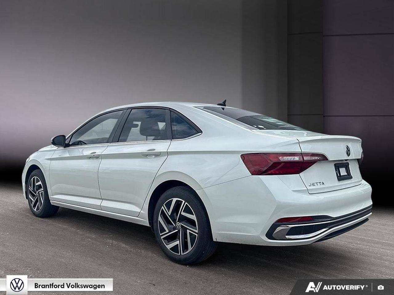 2023 Volkswagen Jetta HIGHLINE Photo3