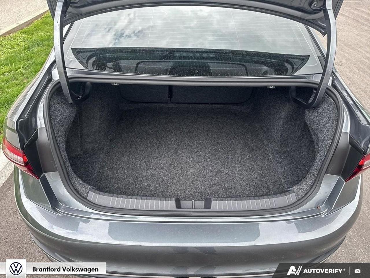 2023 Volkswagen Jetta HIGHLINE Photo