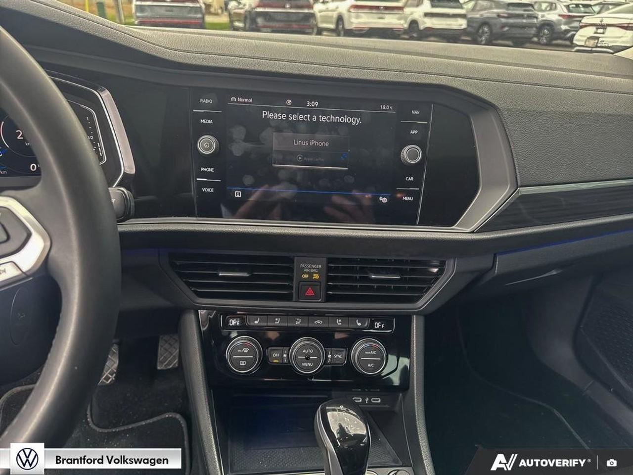 2023 Volkswagen Jetta HIGHLINE Photo
